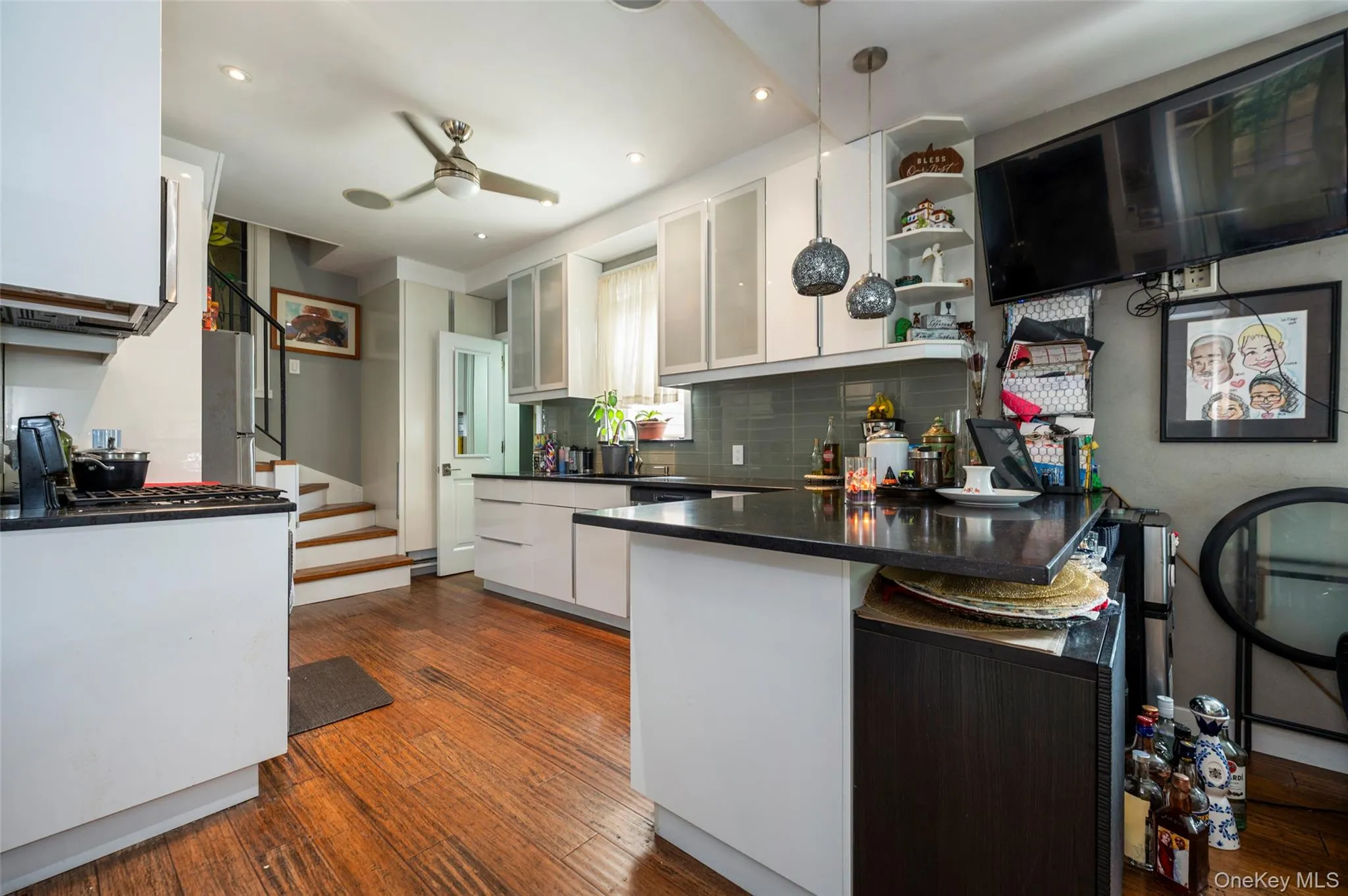 48 Clarendon Avenue, Yonkers, NY, 2 Bedrooms Bedrooms, 5 Rooms Rooms,1 BathroomBathrooms,Residential,For Rent,Clarendon,0,1059675 48 Clarendon Avenue, Yonkers, NY, 2 Bedrooms Bedrooms, 5 Rooms Rooms,1 BathroomBathrooms,Residential,For Rent,Clarendon,0,1059675