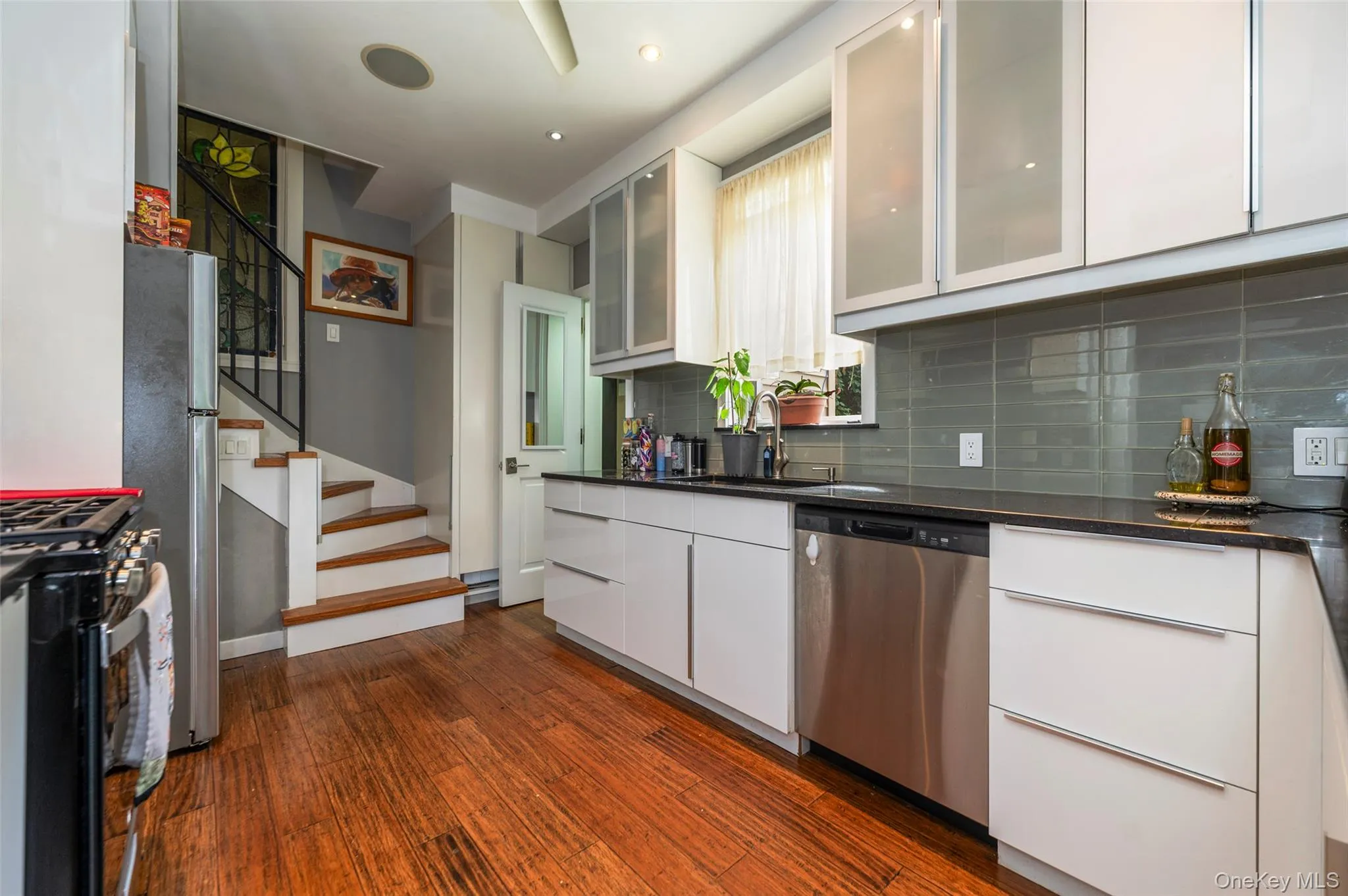48 Clarendon Avenue, Yonkers, NY, 2 Bedrooms Bedrooms, 5 Rooms Rooms,1 BathroomBathrooms,Residential,For Rent,Clarendon,0,1059675 48 Clarendon Avenue, Yonkers, NY, 2 Bedrooms Bedrooms, 5 Rooms Rooms,1 BathroomBathrooms,Residential,For Rent,Clarendon,0,1059675