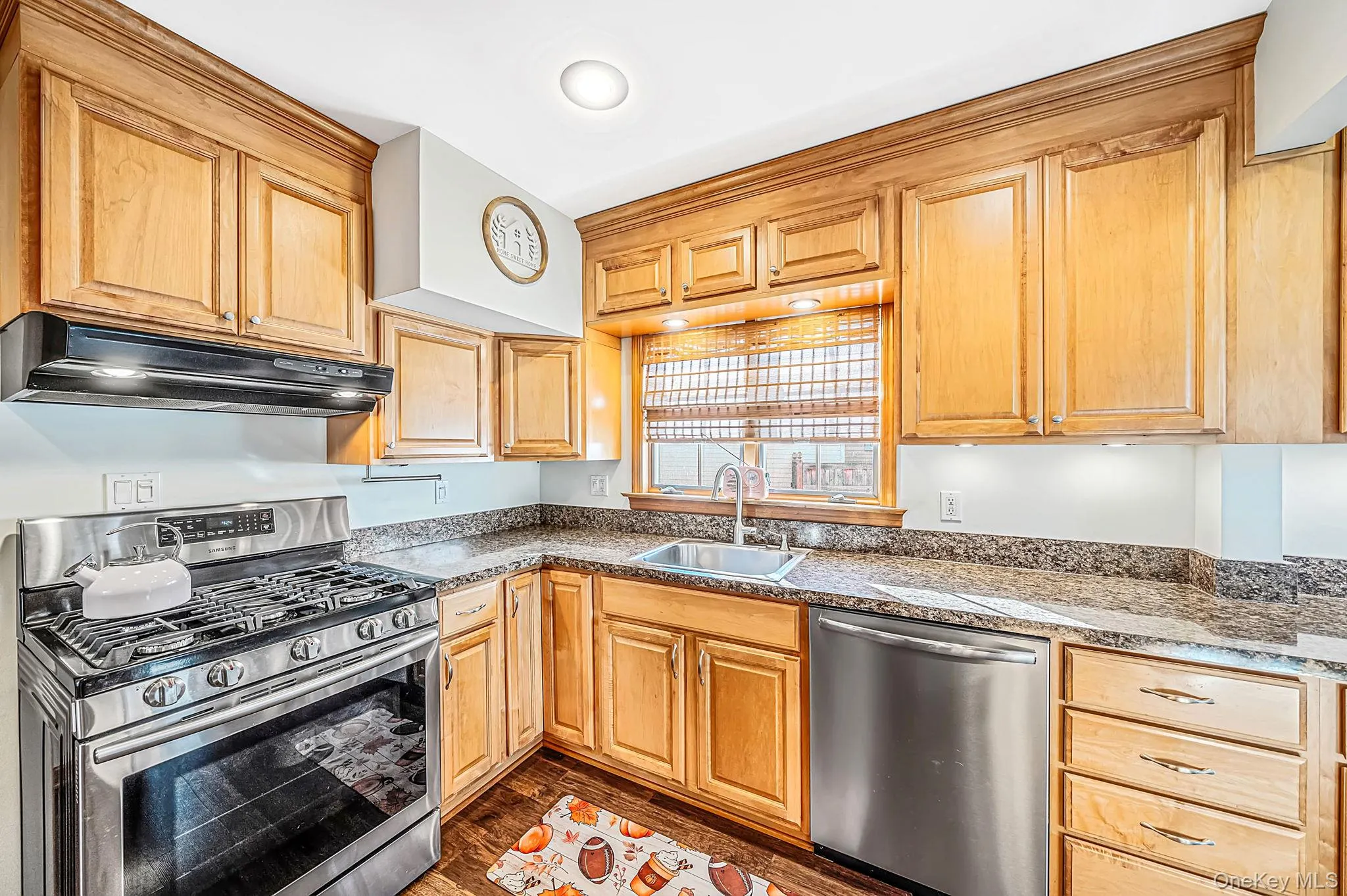 51 Marvin Street, Brookhaven, NY, 3 Bedrooms Bedrooms, 6 Rooms Rooms,1 BathroomBathrooms,Residential,For Rent,Marvin,0,1059681 51 Marvin Street, Brookhaven, NY, 3 Bedrooms Bedrooms, 6 Rooms Rooms,1 BathroomBathrooms,Residential,For Rent,Marvin,0,1059681