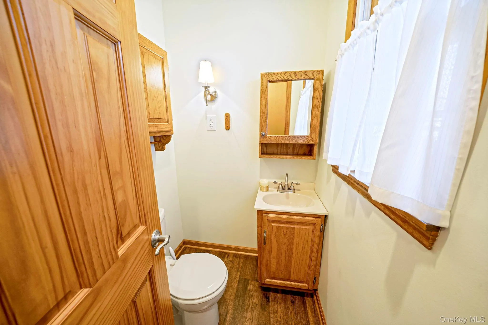 51 Marvin Street, Brookhaven, NY, 3 Bedrooms Bedrooms, 6 Rooms Rooms,1 BathroomBathrooms,Residential,For Rent,Marvin,0,1059681 51 Marvin Street, Brookhaven, NY, 3 Bedrooms Bedrooms, 6 Rooms Rooms,1 BathroomBathrooms,Residential,For Rent,Marvin,0,1059681