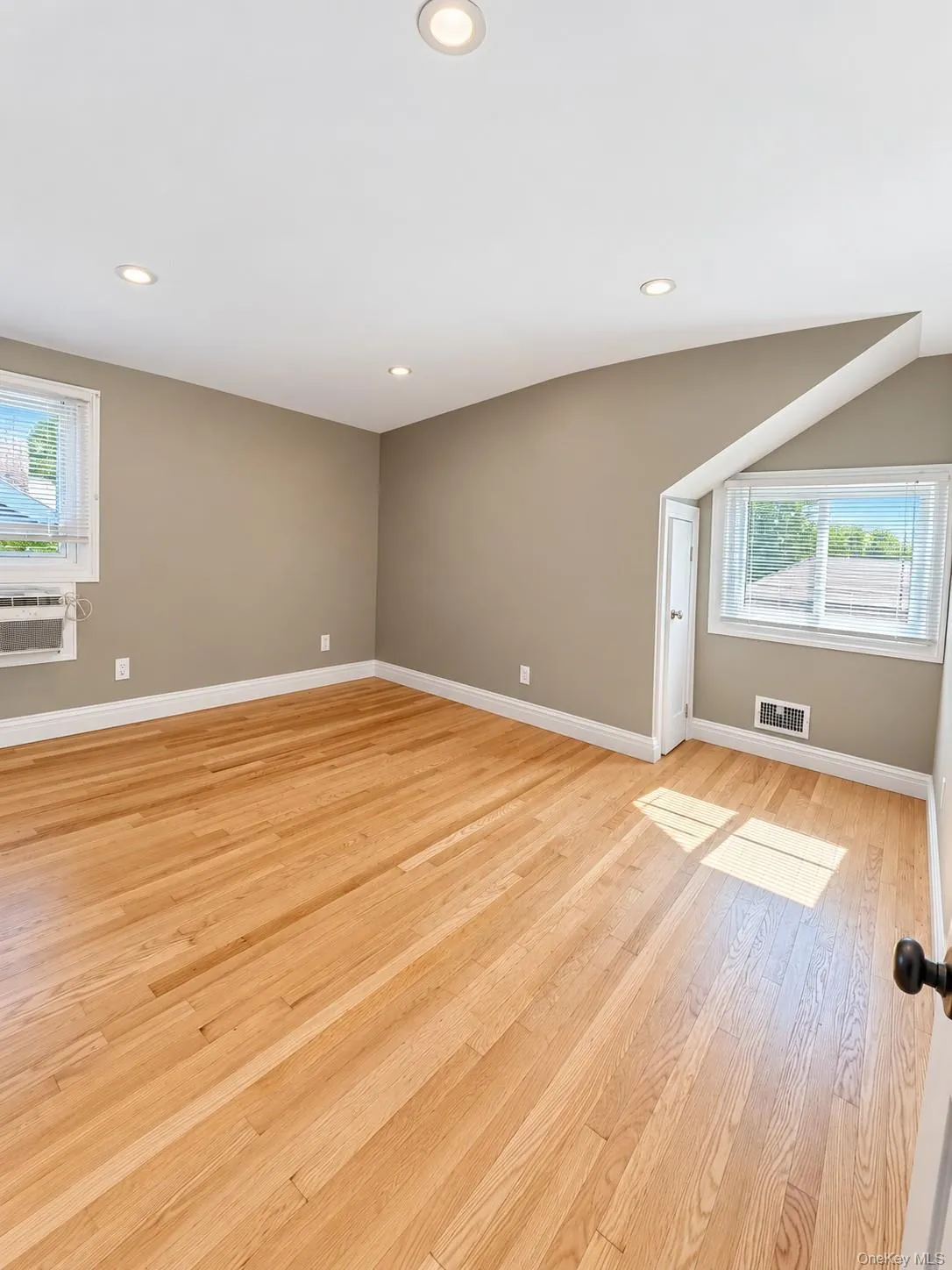 153 Central Avenue, Orangetown, NY, 2 Bedroom Bedrooms, 5 Room Rooms,1 BathroomBathrooms,Residential Lease,For Rent,Central,0,1059685 153 Central Avenue, Orangetown, NY, 2 Bedroom Bedrooms, 5 Room Rooms,1 BathroomBathrooms,Residential Lease,For Rent,Central,0,1059685