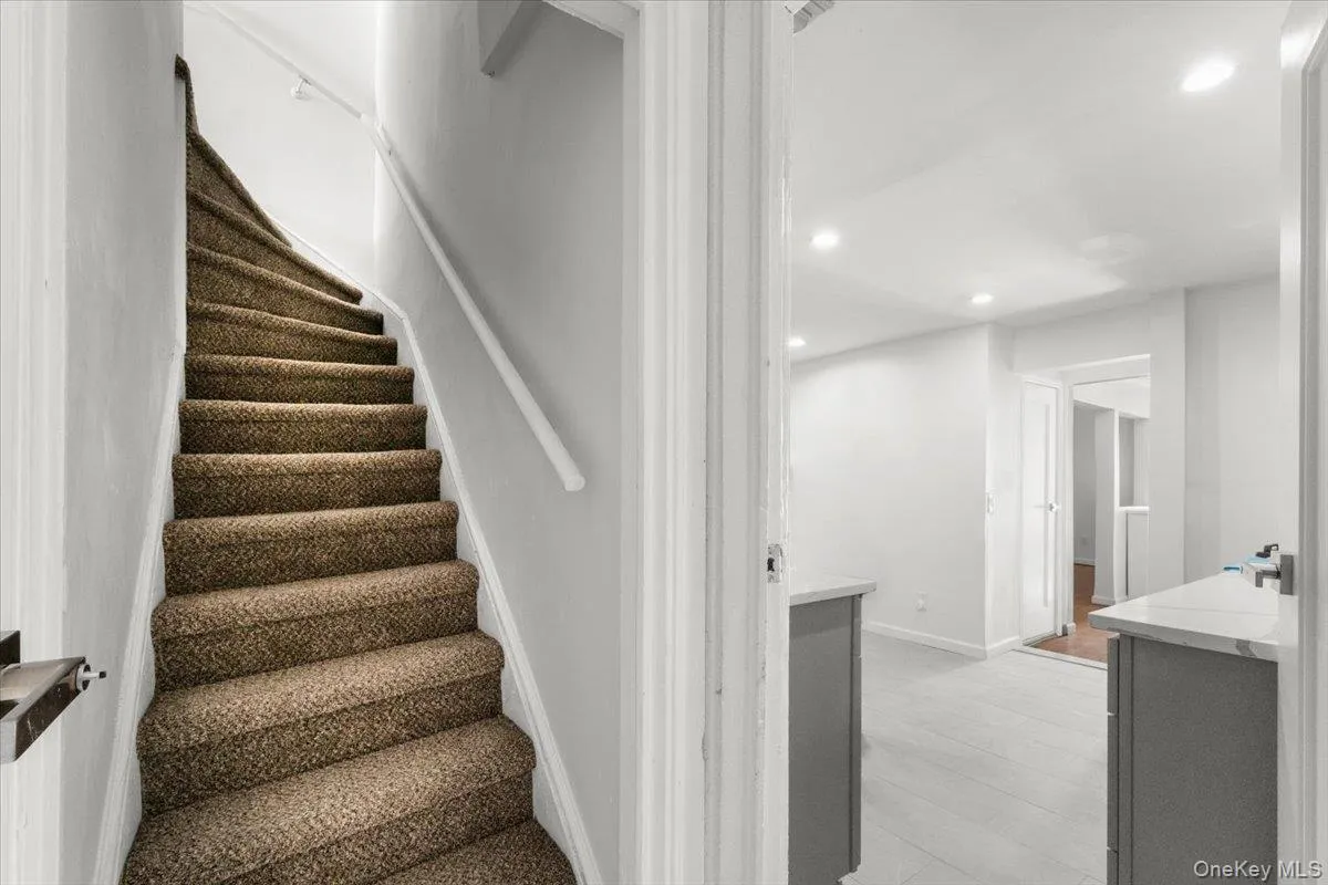 19 Gilchrest Road, North Hempstead, NY, 5 Bedroom Bedrooms, 9 Room Rooms,4 BathroomBathrooms,Residential Lease,For Rent,Gilchrest,0,1059701 19 Gilchrest Road, North Hempstead, NY, 5 Bedroom Bedrooms, 9 Room Rooms,4 BathroomBathrooms,Residential Lease,For Rent,Gilchrest,0,1059701
