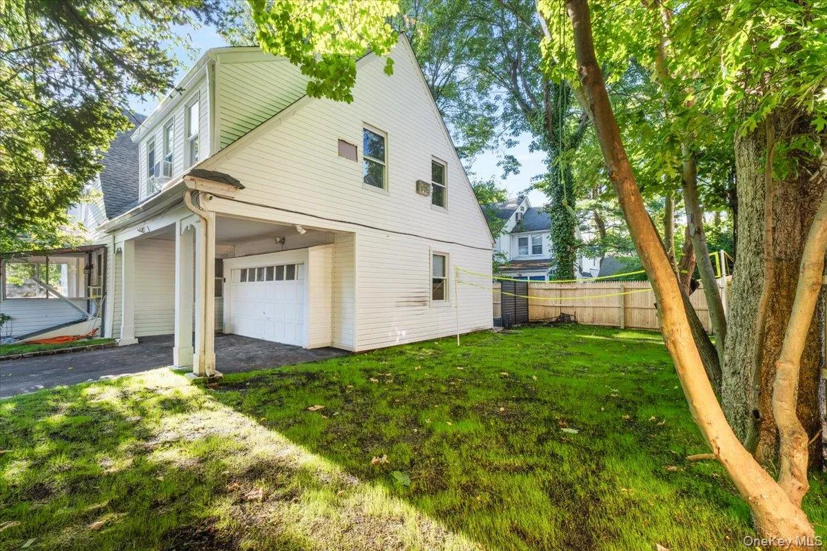 19 Gilchrest Road, North Hempstead, NY, 5 Bedroom Bedrooms, 9 Room Rooms,4 BathroomBathrooms,Residential Lease,For Rent,Gilchrest,0,1059701 19 Gilchrest Road, North Hempstead, NY, 5 Bedroom Bedrooms, 9 Room Rooms,4 BathroomBathrooms,Residential Lease,For Rent,Gilchrest,0,1059701
