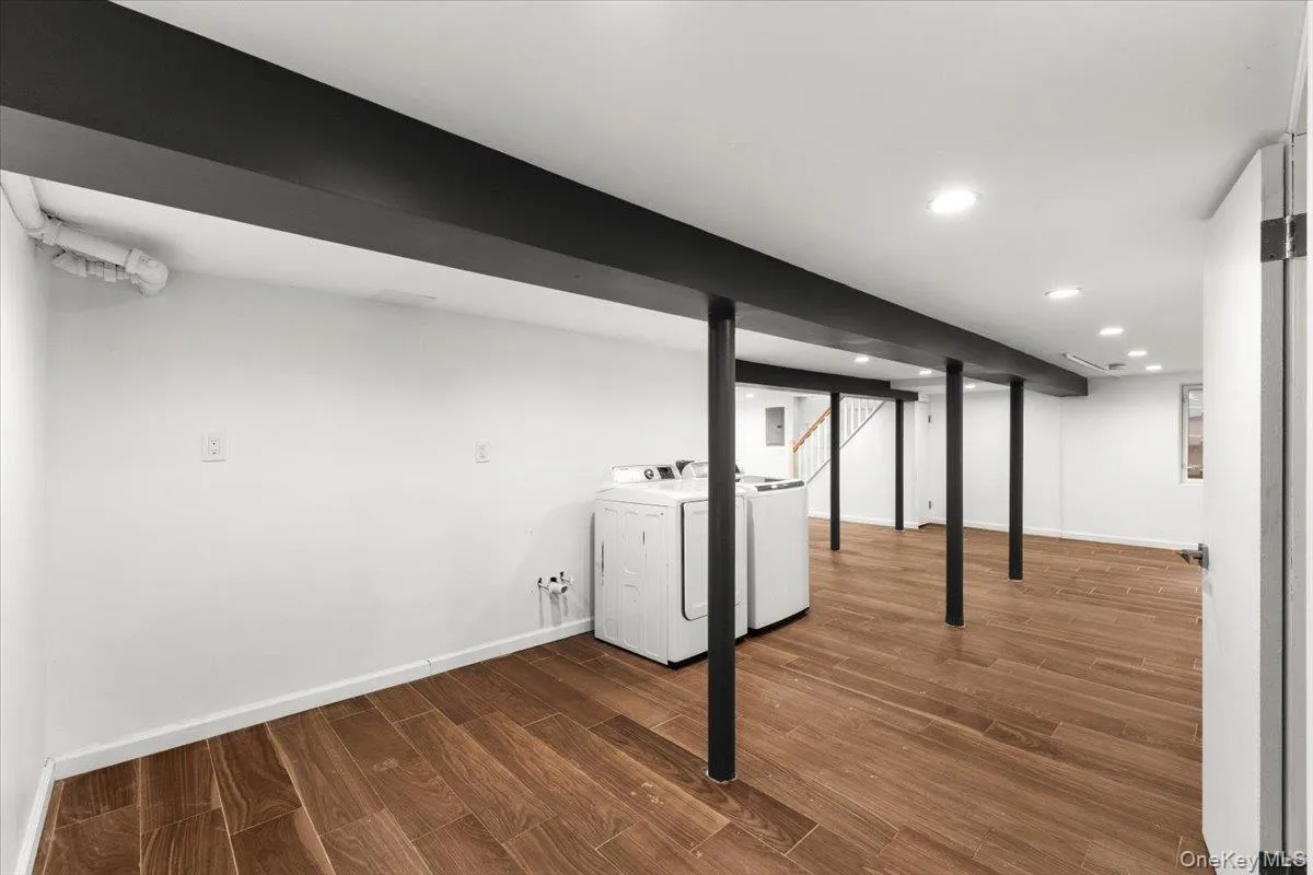 19 Gilchrest Road, North Hempstead, NY, 5 Bedroom Bedrooms, 9 Room Rooms,4 BathroomBathrooms,Residential Lease,For Rent,Gilchrest,0,1059701 19 Gilchrest Road, North Hempstead, NY, 5 Bedroom Bedrooms, 9 Room Rooms,4 BathroomBathrooms,Residential Lease,For Rent,Gilchrest,0,1059701