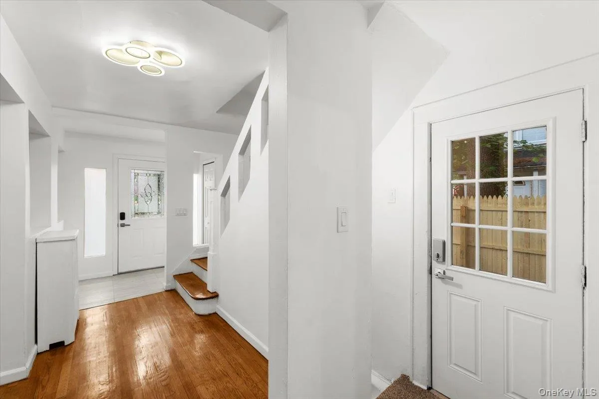 19 Gilchrest Road, North Hempstead, NY, 5 Bedroom Bedrooms, 9 Room Rooms,4 BathroomBathrooms,Residential Lease,For Rent,Gilchrest,0,1059701 19 Gilchrest Road, North Hempstead, NY, 5 Bedroom Bedrooms, 9 Room Rooms,4 BathroomBathrooms,Residential Lease,For Rent,Gilchrest,0,1059701