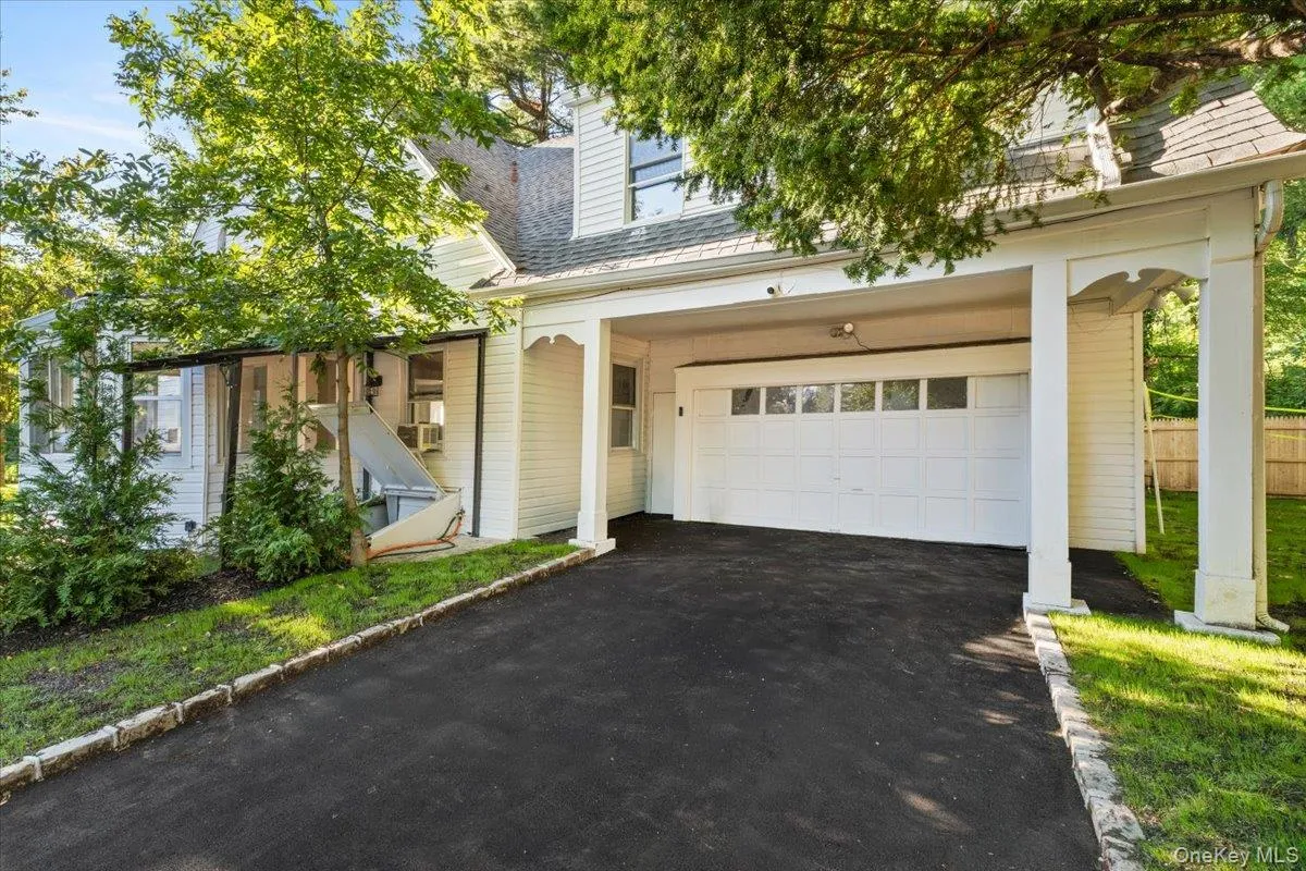 19 Gilchrest Road, North Hempstead, NY, 5 Bedroom Bedrooms, 9 Room Rooms,4 BathroomBathrooms,Residential Lease,For Rent,Gilchrest,0,1059701 19 Gilchrest Road, North Hempstead, NY, 5 Bedroom Bedrooms, 9 Room Rooms,4 BathroomBathrooms,Residential Lease,For Rent,Gilchrest,0,1059701