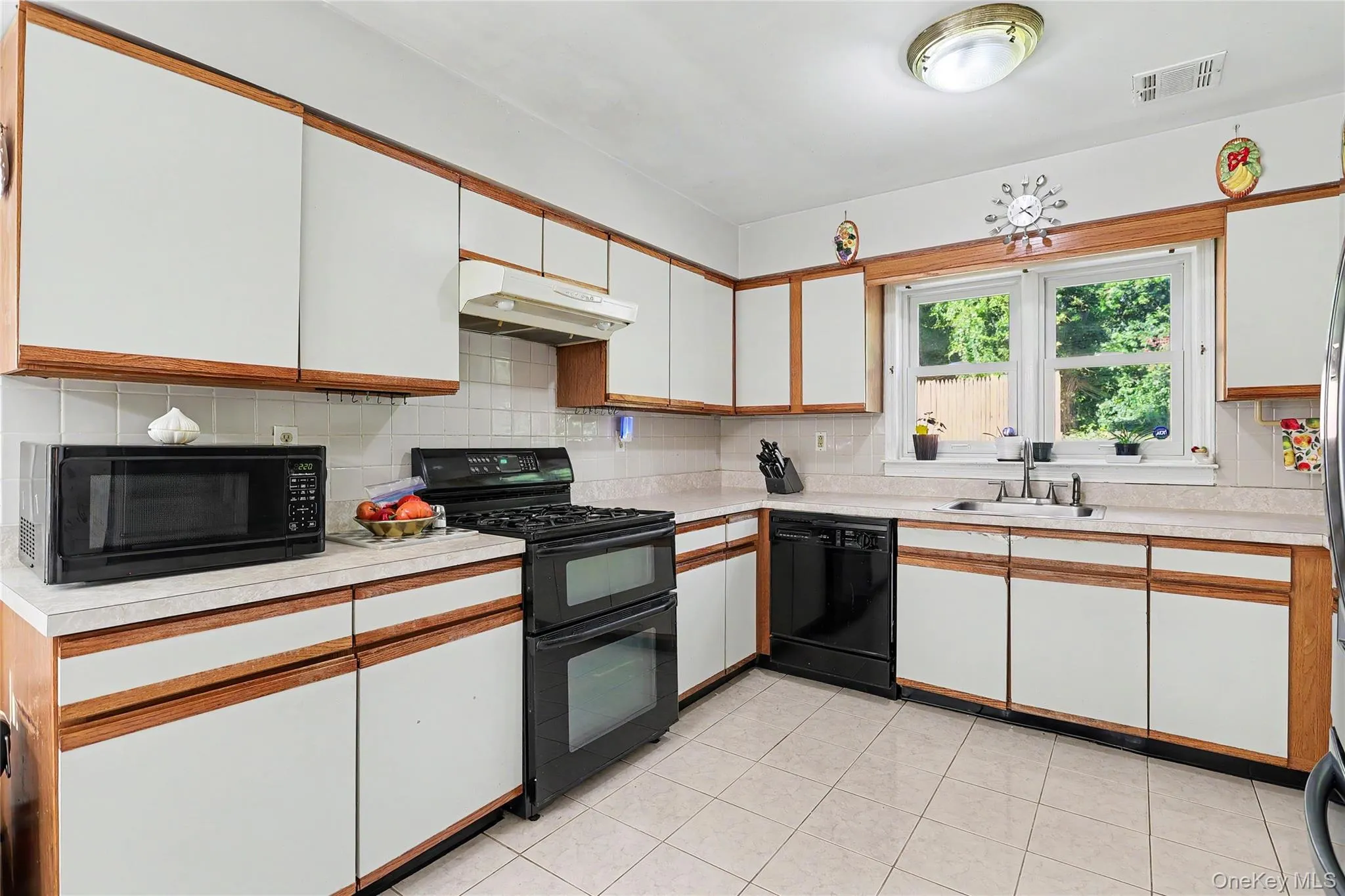 12 Stark Court, Clarkstown, NY, 6 Bedrooms Bedrooms, 13 Rooms Rooms,3 BathroomsBathrooms,Residential,For Rent,Stark,0,1059707 12 Stark Court, Clarkstown, NY, 6 Bedrooms Bedrooms, 13 Rooms Rooms,3 BathroomsBathrooms,Residential,For Rent,Stark,0,1059707