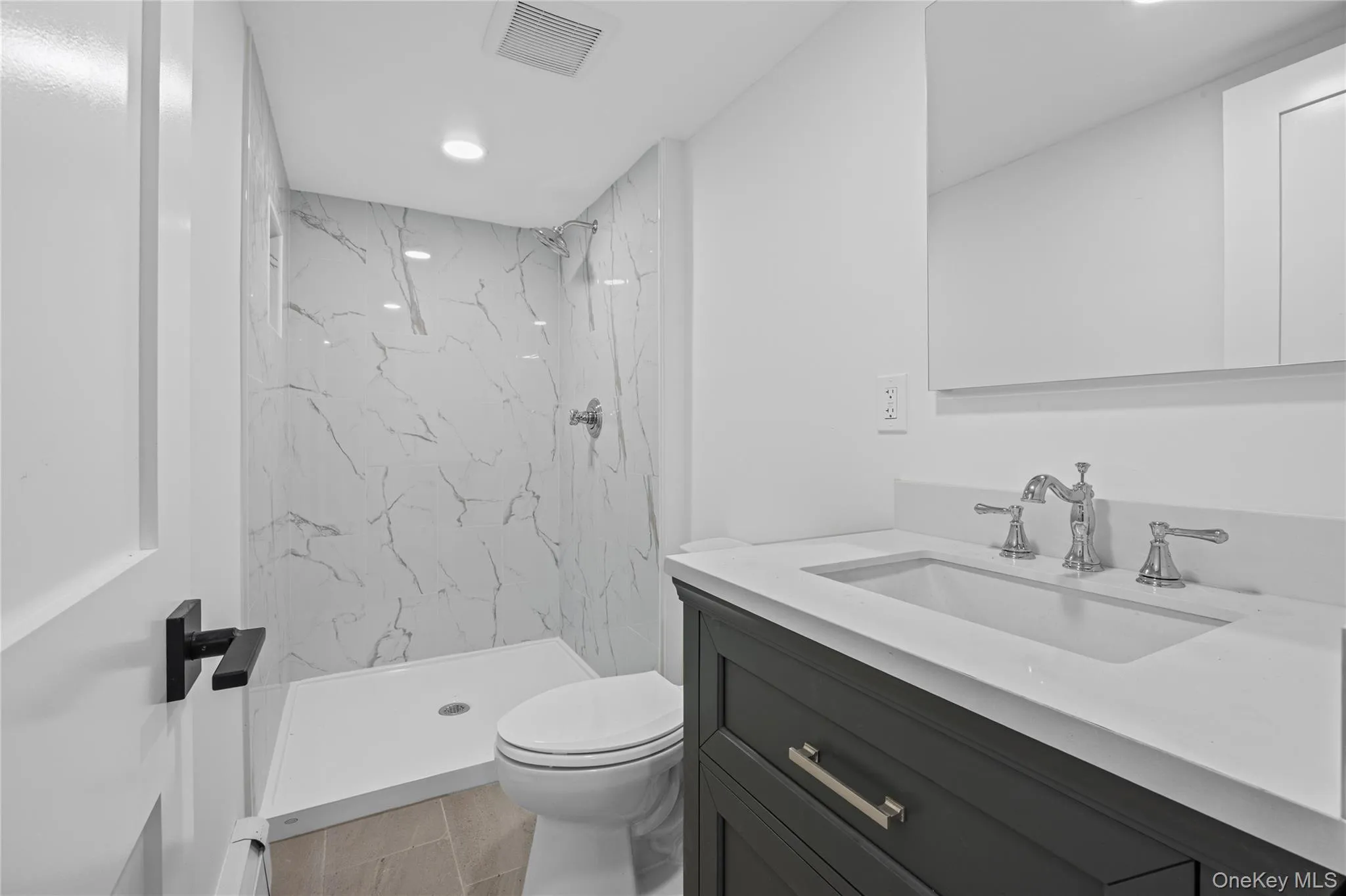 LOWER LEVEL Full Bath LOWER LEVEL Full Bath