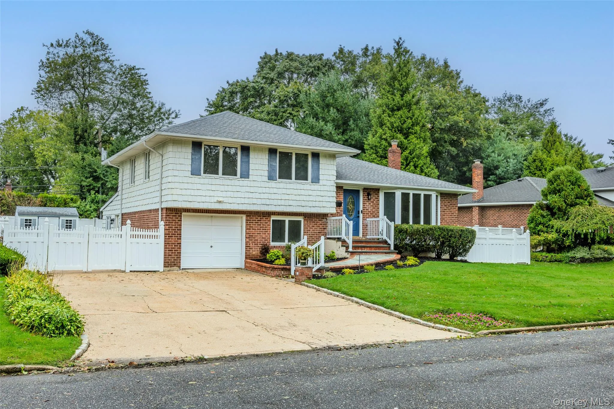 27 Schoenfield Lane, Huntington, NY, 3 Bedrooms Bedrooms, 7 Rooms Rooms,2 BathroomsBathrooms,Residential,For Rent,Schoenfield,0,1059715 27 Schoenfield Lane, Huntington, NY, 3 Bedrooms Bedrooms, 7 Rooms Rooms,2 BathroomsBathrooms,Residential,For Rent,Schoenfield,0,1059715