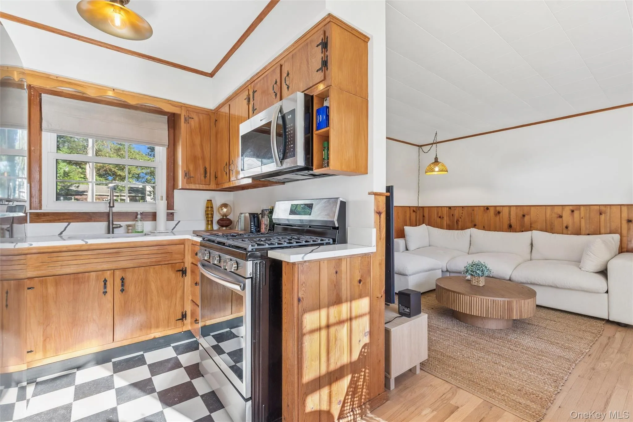 34 Westwood Drive, Southampton, NY, 2 Bedroom Bedrooms, 4 Room Rooms,1 BathroomBathrooms,Residential Lease,For Rent,Westwood,0,1059719 34 Westwood Drive, Southampton, NY, 2 Bedroom Bedrooms, 4 Room Rooms,1 BathroomBathrooms,Residential Lease,For Rent,Westwood,0,1059719