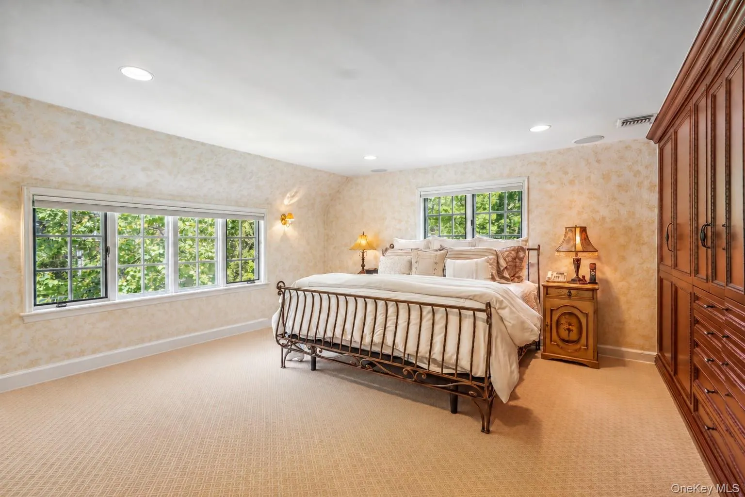 34 Wensley Drive, North Hempstead, NY, 5 Bedrooms Bedrooms, 9 Rooms Rooms,3 BathroomsBathrooms,Residential,For Rent,Wensley,0,1059746 34 Wensley Drive, North Hempstead, NY, 5 Bedrooms Bedrooms, 9 Rooms Rooms,3 BathroomsBathrooms,Residential,For Rent,Wensley,0,1059746