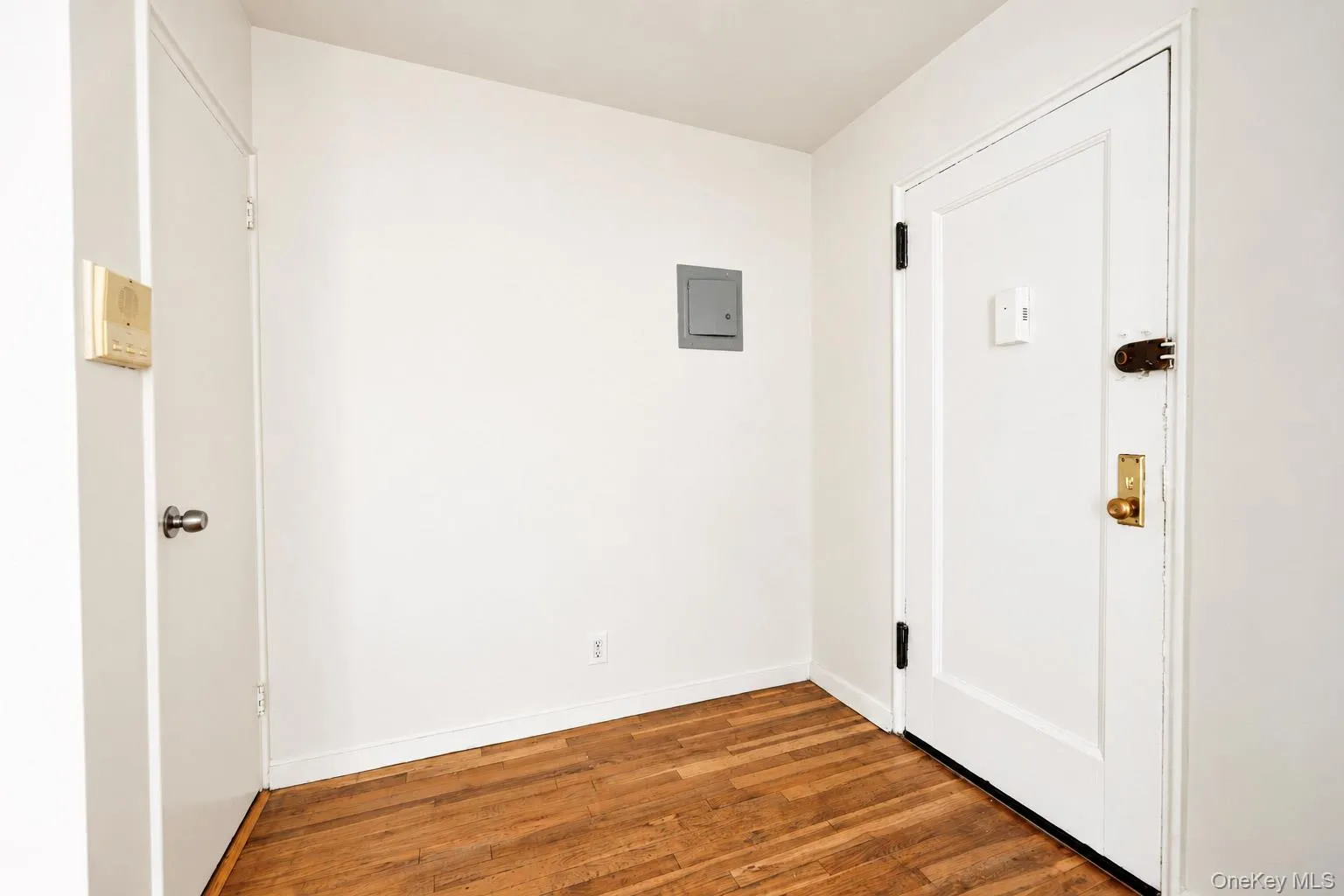 585 Mc Lean Avenue, Yonkers, NY, 1 Bedroom Bedrooms, 5 Room Rooms,1 BathroomBathrooms,Residential Lease,For Rent,Mc Lean,0,1059753 585 Mc Lean Avenue, Yonkers, NY, 1 Bedroom Bedrooms, 5 Room Rooms,1 BathroomBathrooms,Residential Lease,For Rent,Mc Lean,0,1059753