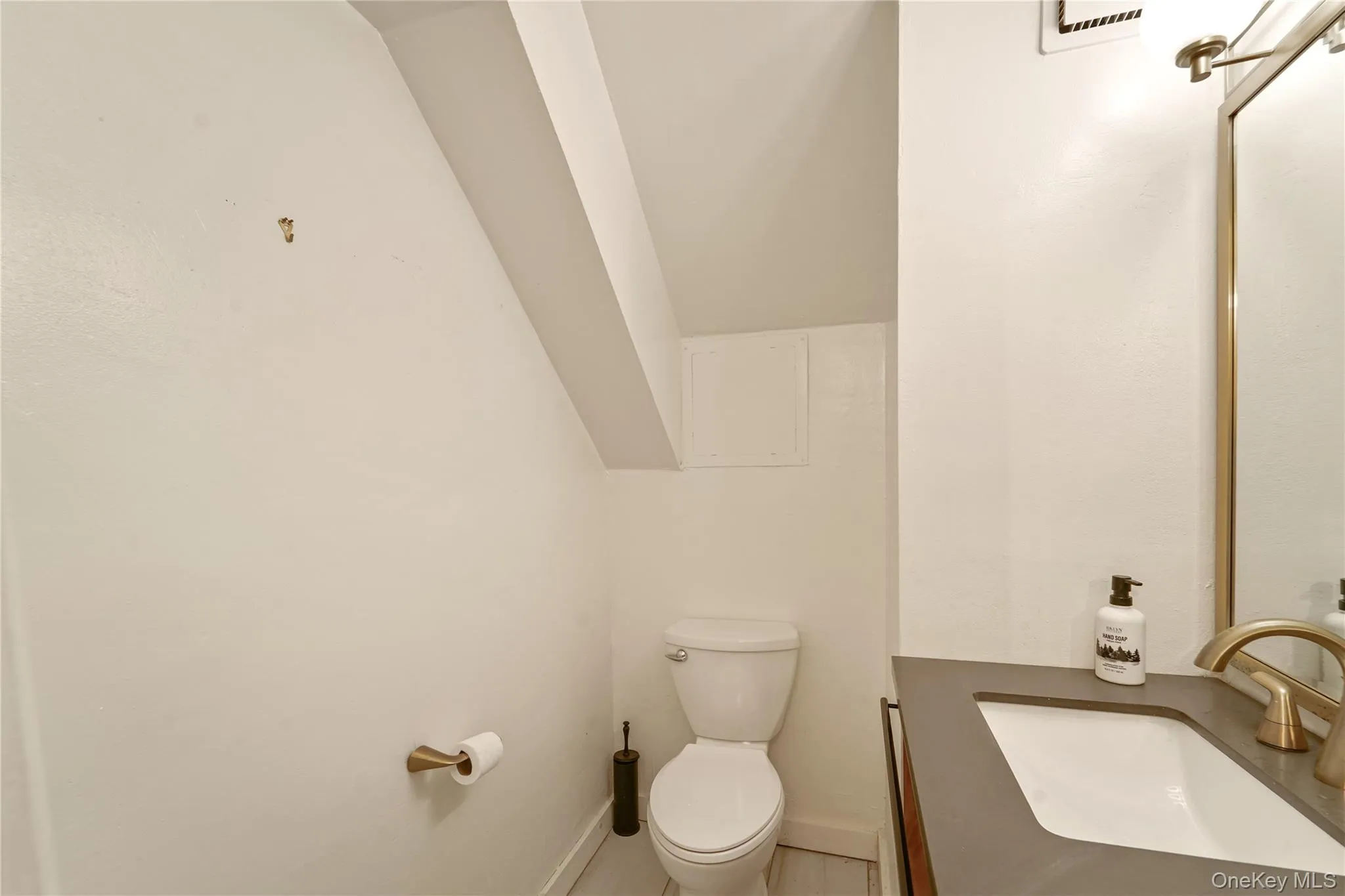 13629 222nd Street, New York, NY, 3 Bedrooms Bedrooms, 5 Rooms Rooms,1 BathroomBathrooms,Residential,For Rent,222nd,0,1059762 13629 222nd Street, New York, NY, 3 Bedrooms Bedrooms, 5 Rooms Rooms,1 BathroomBathrooms,Residential,For Rent,222nd,0,1059762
