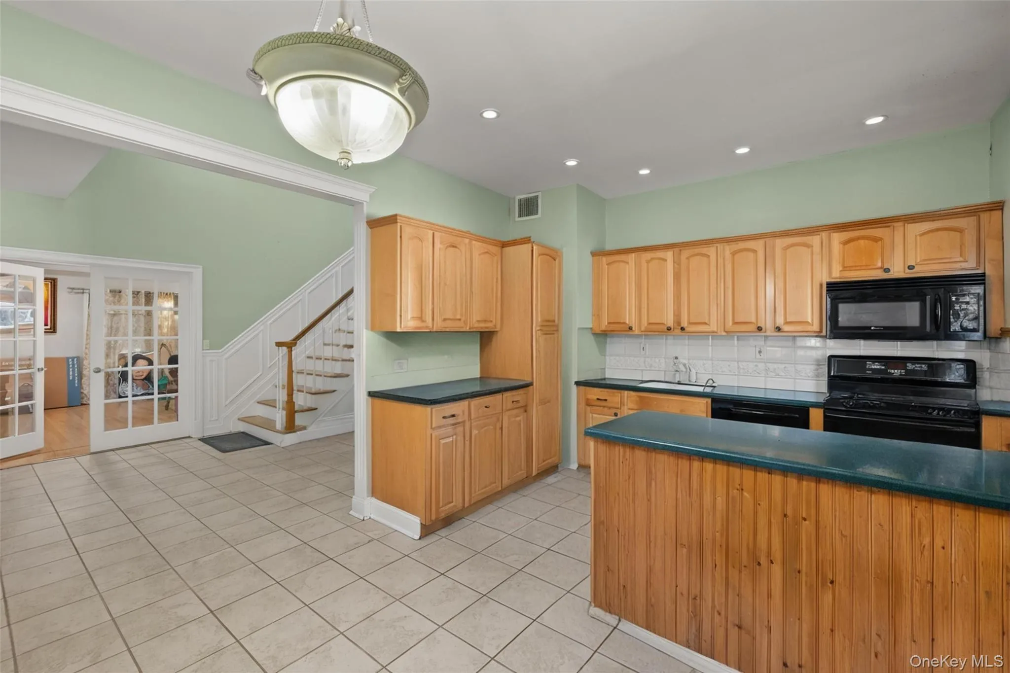 46 Garden City Street, Islip, NY, 6 Bedrooms Bedrooms, 9 Rooms Rooms,2 BathroomsBathrooms,Residential,For Rent,Garden City,0,1059764 46 Garden City Street, Islip, NY, 6 Bedrooms Bedrooms, 9 Rooms Rooms,2 BathroomsBathrooms,Residential,For Rent,Garden City,0,1059764
