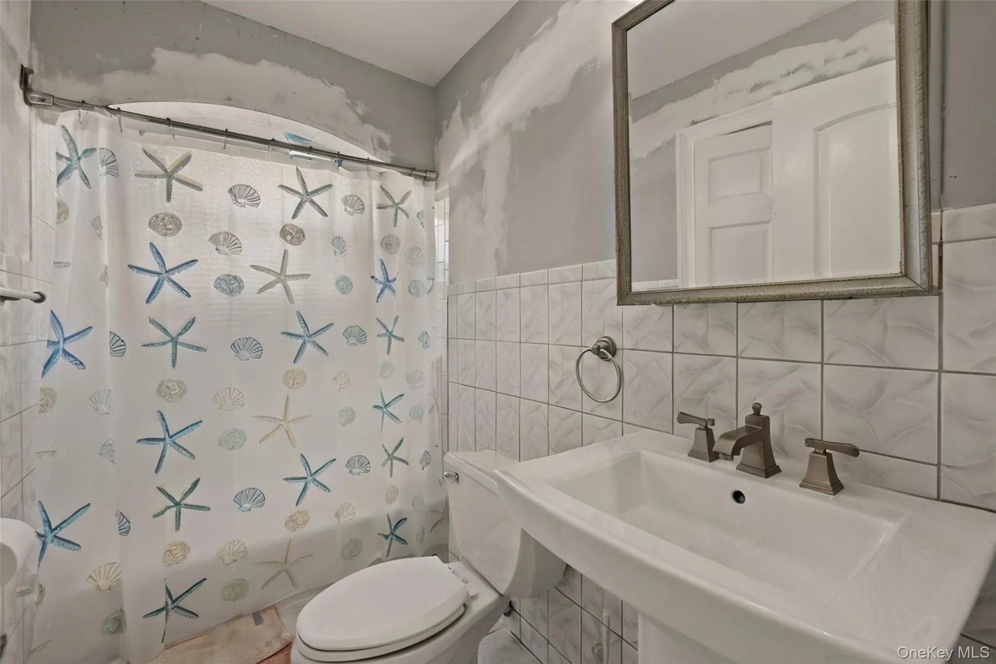 46 Garden City Street, Islip, NY, 6 Bedrooms Bedrooms, 9 Rooms Rooms,2 BathroomsBathrooms,Residential,For Rent,Garden City,0,1059764 46 Garden City Street, Islip, NY, 6 Bedrooms Bedrooms, 9 Rooms Rooms,2 BathroomsBathrooms,Residential,For Rent,Garden City,0,1059764
