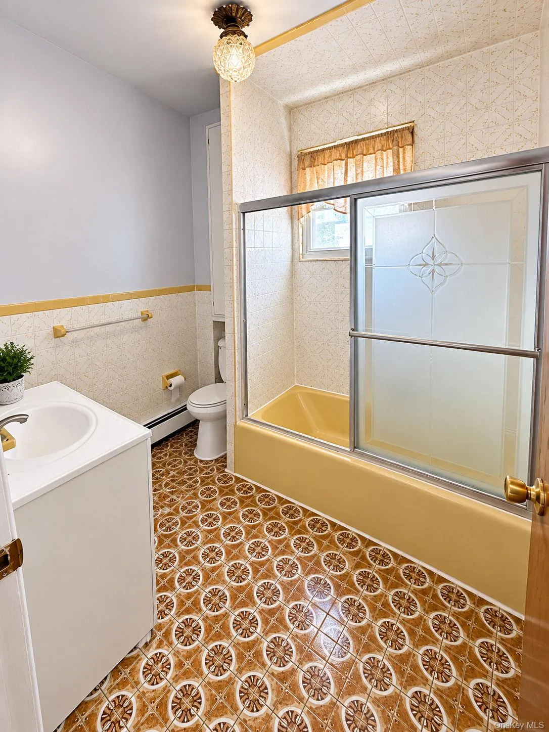 690 240th Street, New York, NY, 3 Bedroom Bedrooms, 6 Room Rooms,1 BathroomBathrooms,Residential Lease,For Rent,240th,0,1059765 690 240th Street, New York, NY, 3 Bedroom Bedrooms, 6 Room Rooms,1 BathroomBathrooms,Residential Lease,For Rent,240th,0,1059765