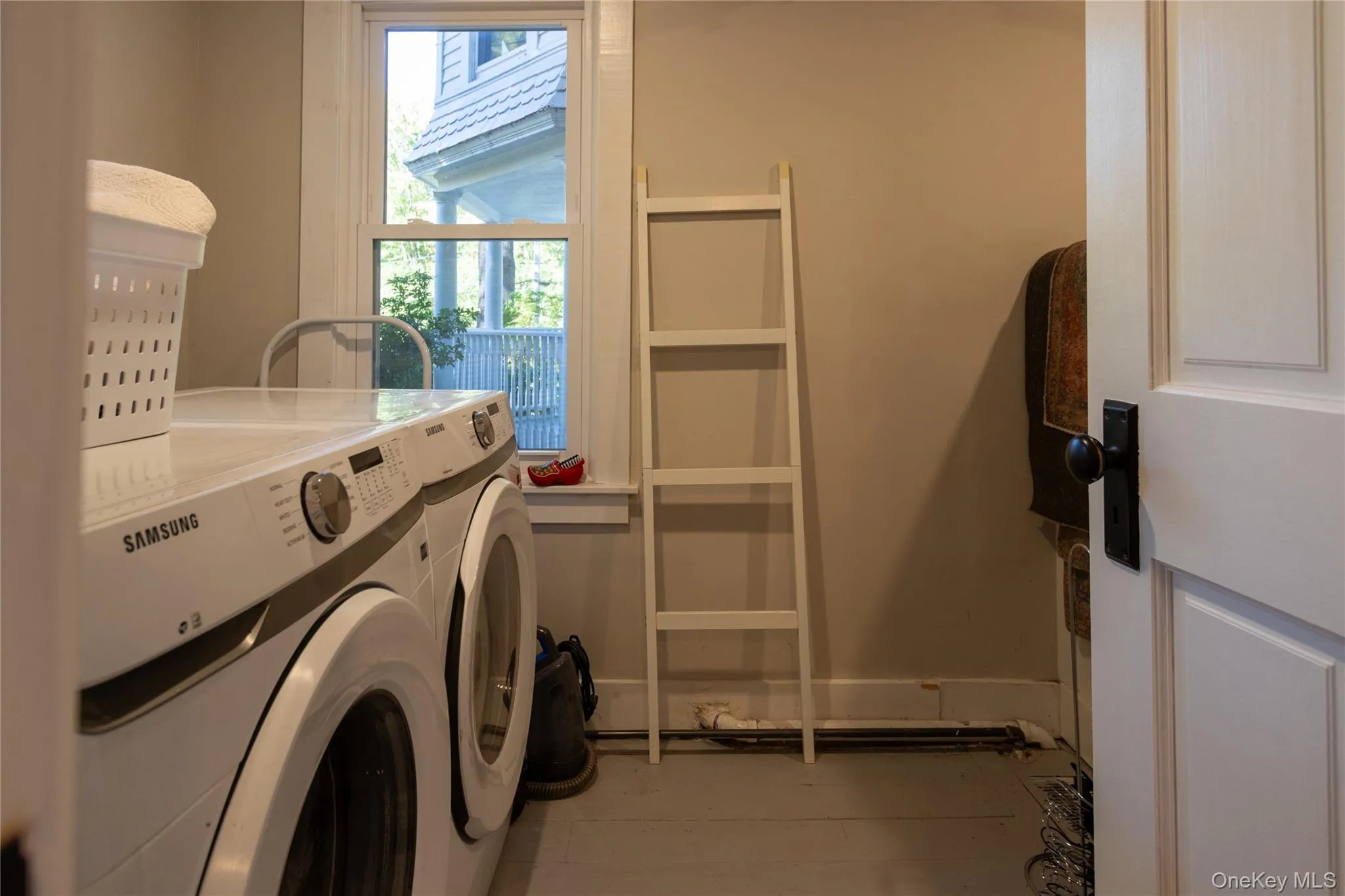 30 Old Post Road, Red Hook, NY, 4 Bedrooms Bedrooms, 12 Rooms Rooms,2 BathroomsBathrooms,Residential,For Rent,Old Post,0,1059797 30 Old Post Road, Red Hook, NY, 4 Bedrooms Bedrooms, 12 Rooms Rooms,2 BathroomsBathrooms,Residential,For Rent,Old Post,0,1059797