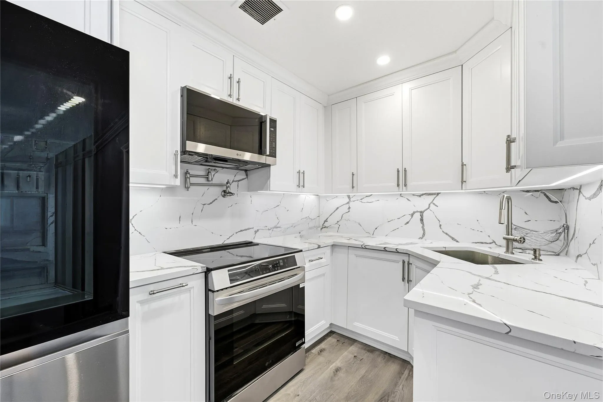 100 Broadway, Long Beach, NY, 1 Bedroom Bedrooms, 6 Rooms Rooms,1 BathroomBathrooms,Residential,For Rent,Broadway,0,1059800 100 Broadway, Long Beach, NY, 1 Bedroom Bedrooms, 6 Rooms Rooms,1 BathroomBathrooms,Residential,For Rent,Broadway,0,1059800