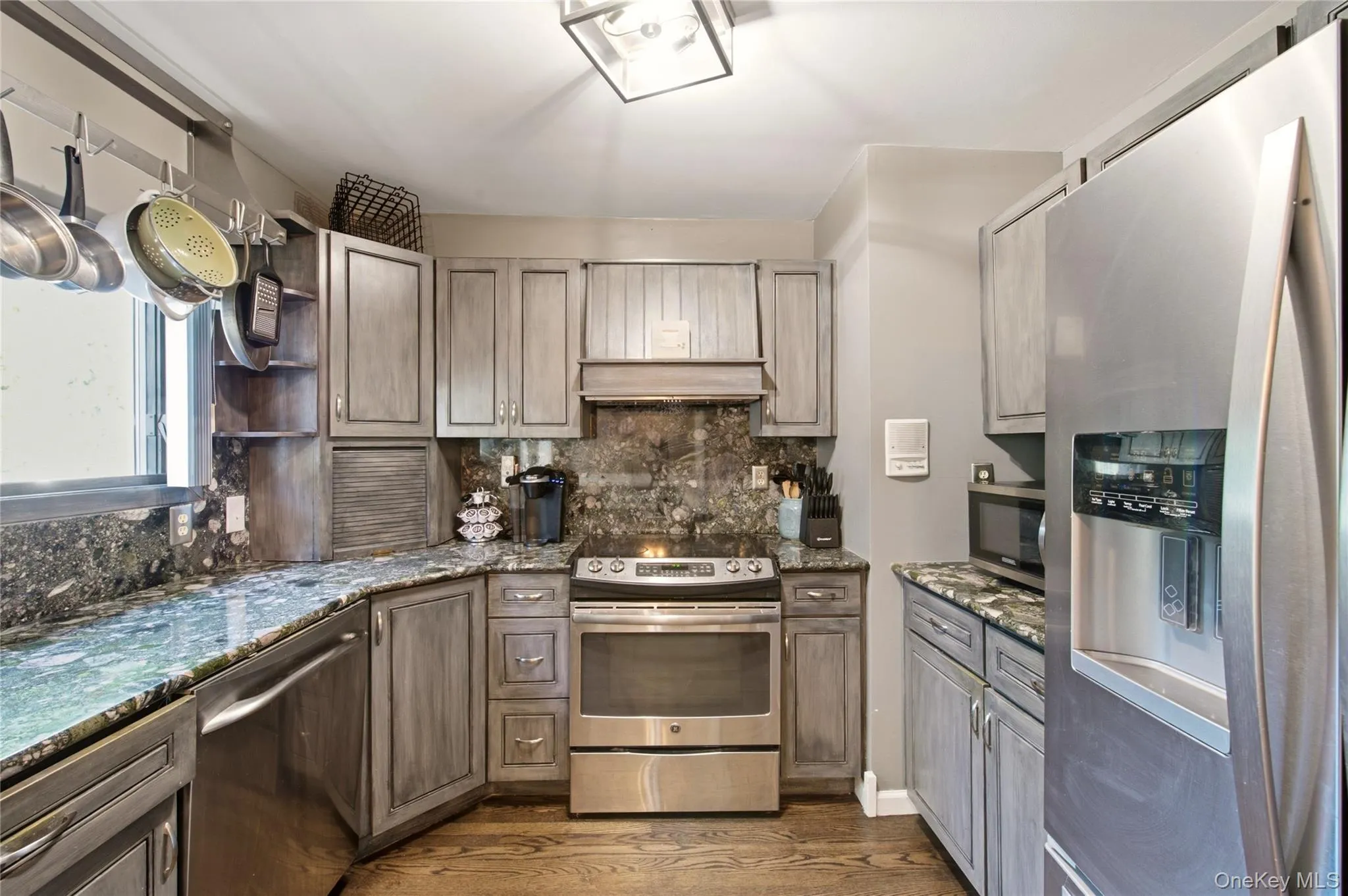15 Oakwood Street, Huntington, NY, 4 Bedrooms Bedrooms, 7 Rooms Rooms,3 BathroomsBathrooms,Residential,For Rent,Oakwood,0,1059807 15 Oakwood Street, Huntington, NY, 4 Bedrooms Bedrooms, 7 Rooms Rooms,3 BathroomsBathrooms,Residential,For Rent,Oakwood,0,1059807