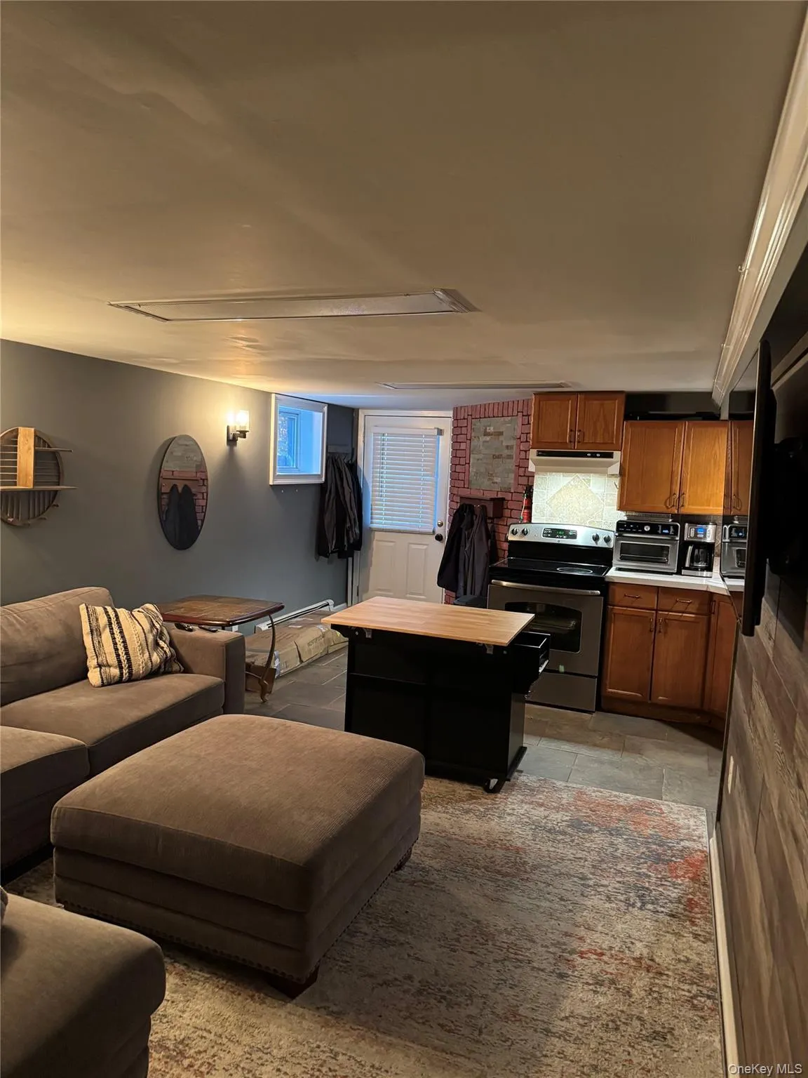15 Oakwood Street, Huntington, NY, 4 Bedrooms Bedrooms, 7 Rooms Rooms,3 BathroomsBathrooms,Residential,For Rent,Oakwood,0,1059807 15 Oakwood Street, Huntington, NY, 4 Bedrooms Bedrooms, 7 Rooms Rooms,3 BathroomsBathrooms,Residential,For Rent,Oakwood,0,1059807