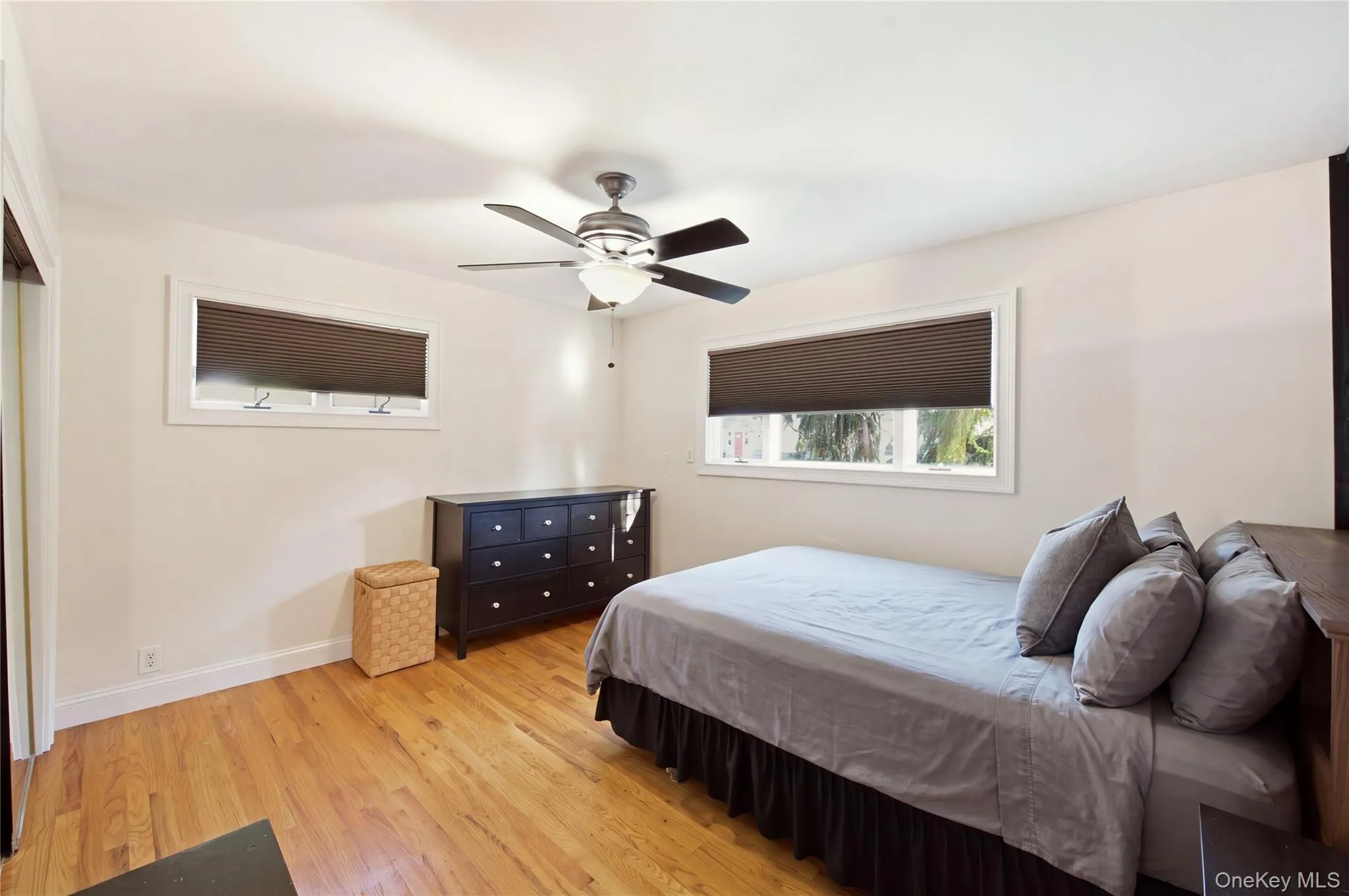 15 Oakwood Street, Huntington, NY, 4 Bedrooms Bedrooms, 7 Rooms Rooms,3 BathroomsBathrooms,Residential,For Rent,Oakwood,0,1059807 15 Oakwood Street, Huntington, NY, 4 Bedrooms Bedrooms, 7 Rooms Rooms,3 BathroomsBathrooms,Residential,For Rent,Oakwood,0,1059807