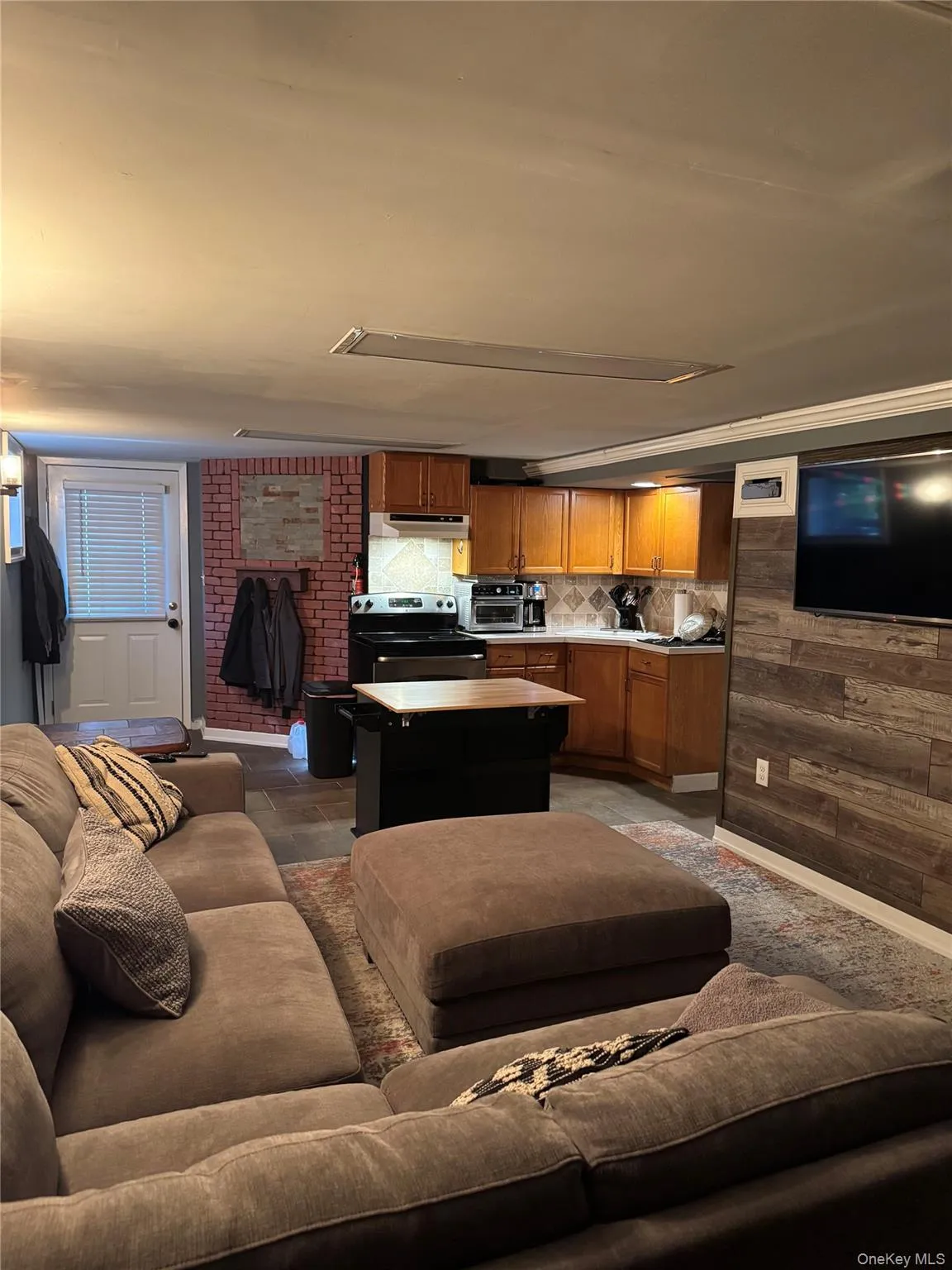 15 Oakwood Street, Huntington, NY, 4 Bedrooms Bedrooms, 7 Rooms Rooms,3 BathroomsBathrooms,Residential,For Rent,Oakwood,0,1059807 15 Oakwood Street, Huntington, NY, 4 Bedrooms Bedrooms, 7 Rooms Rooms,3 BathroomsBathrooms,Residential,For Rent,Oakwood,0,1059807