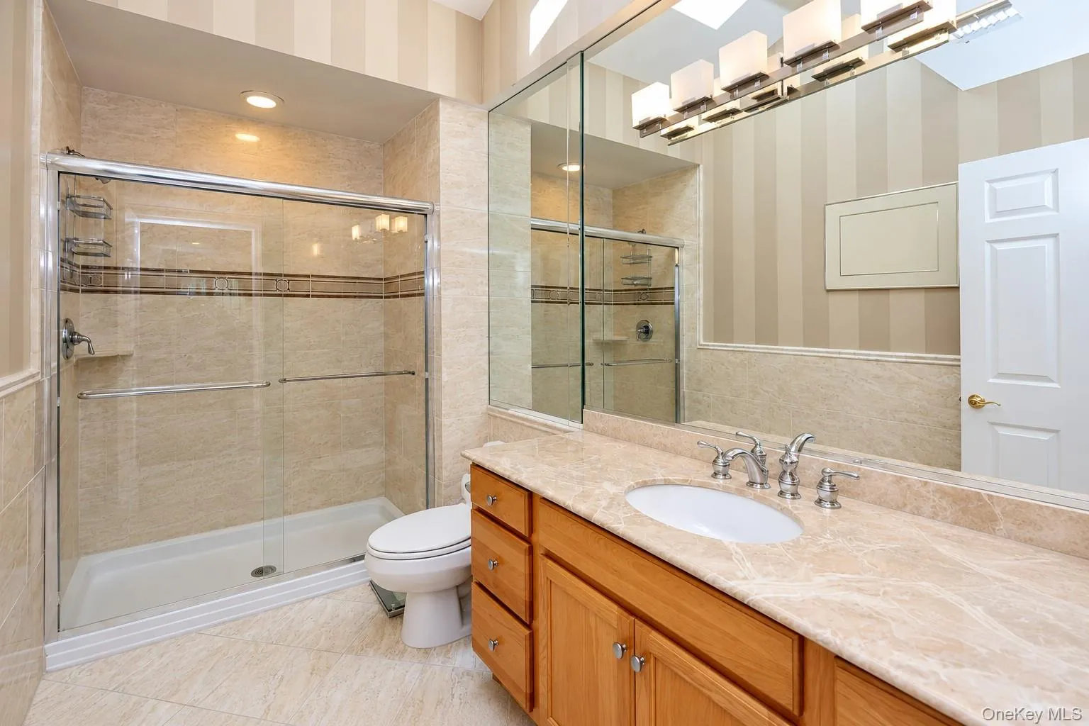 581 Verona Drive, Huntington, NY, 2 Bedrooms Bedrooms, 6 Rooms Rooms,2 BathroomsBathrooms,Residential,For Rent,Verona,0,1059822 581 Verona Drive, Huntington, NY, 2 Bedrooms Bedrooms, 6 Rooms Rooms,2 BathroomsBathrooms,Residential,For Rent,Verona,0,1059822
