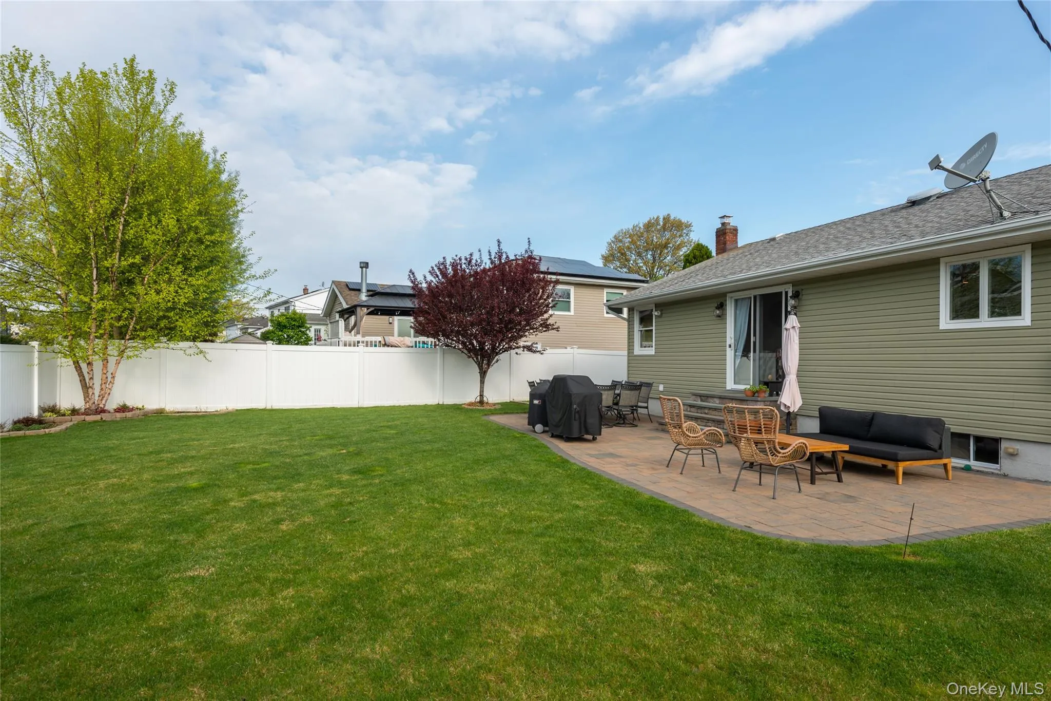 31 Garden Circle, Oyster Bay, NY, 3 Bedrooms Bedrooms, 6 Rooms Rooms,2 BathroomsBathrooms,Residential,For Rent,Garden,0,1059825 31 Garden Circle, Oyster Bay, NY, 3 Bedrooms Bedrooms, 6 Rooms Rooms,2 BathroomsBathrooms,Residential,For Rent,Garden,0,1059825