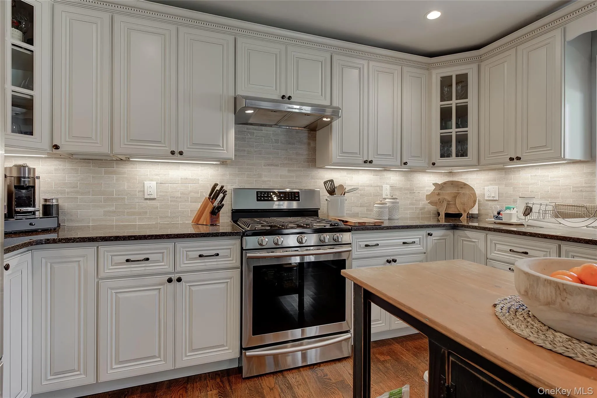 31 Garden Circle, Oyster Bay, NY, 3 Bedrooms Bedrooms, 6 Rooms Rooms,2 BathroomsBathrooms,Residential,For Rent,Garden,0,1059825 31 Garden Circle, Oyster Bay, NY, 3 Bedrooms Bedrooms, 6 Rooms Rooms,2 BathroomsBathrooms,Residential,For Rent,Garden,0,1059825