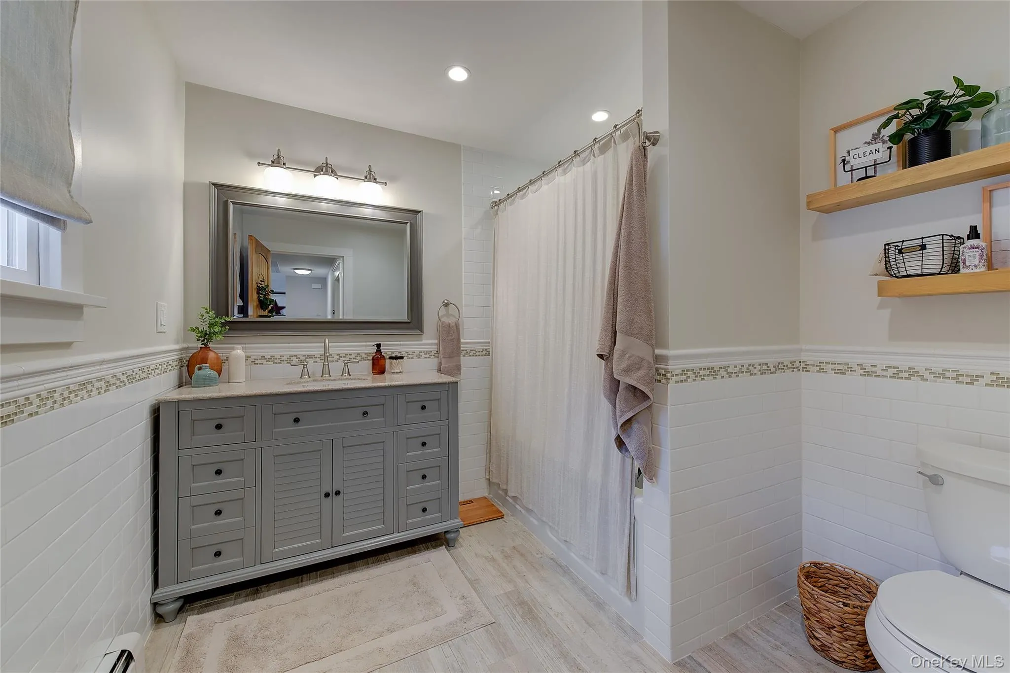 31 Garden Circle, Oyster Bay, NY, 3 Bedrooms Bedrooms, 6 Rooms Rooms,2 BathroomsBathrooms,Residential,For Rent,Garden,0,1059825 31 Garden Circle, Oyster Bay, NY, 3 Bedrooms Bedrooms, 6 Rooms Rooms,2 BathroomsBathrooms,Residential,For Rent,Garden,0,1059825