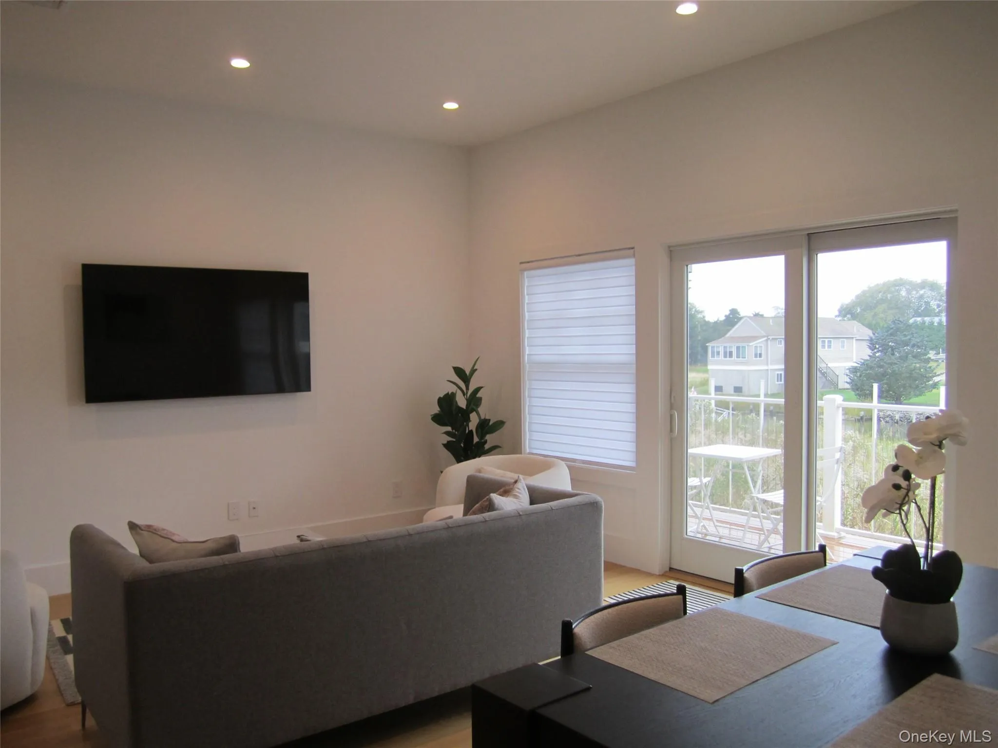 68 Foster Avenue, Southampton, NY, 1 Bedroom Bedrooms, 4 Rooms Rooms,1 BathroomBathrooms,Residential Lease,For Rent,Foster,0,1059836 68 Foster Avenue, Southampton, NY, 1 Bedroom Bedrooms, 4 Rooms Rooms,1 BathroomBathrooms,Residential Lease,For Rent,Foster,0,1059836