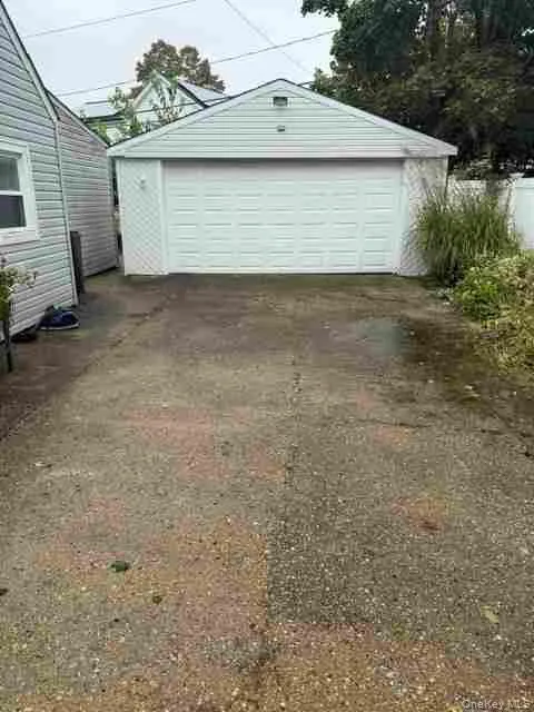 82 Barnyard Ln, Hempstead, NY, 4 Bedroom Bedrooms, 6 Room Rooms,2 BathroomBathrooms,Residential Lease,For Rent,Barnyard Ln,0,1059838 82 Barnyard Ln, Hempstead, NY, 4 Bedroom Bedrooms, 6 Room Rooms,2 BathroomBathrooms,Residential Lease,For Rent,Barnyard Ln,0,1059838