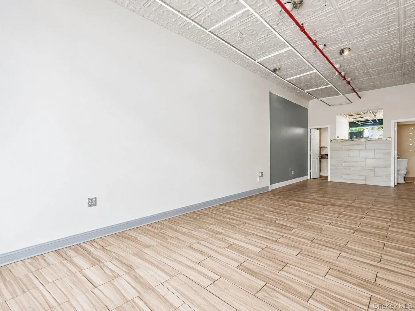 40-09 Queens Boulevard, New York, NY, ,Commercial Lease,For Rent,Queens,0,1059848 40-09 Queens Boulevard, New York, NY, ,Commercial Lease,For Rent,Queens,0,1059848