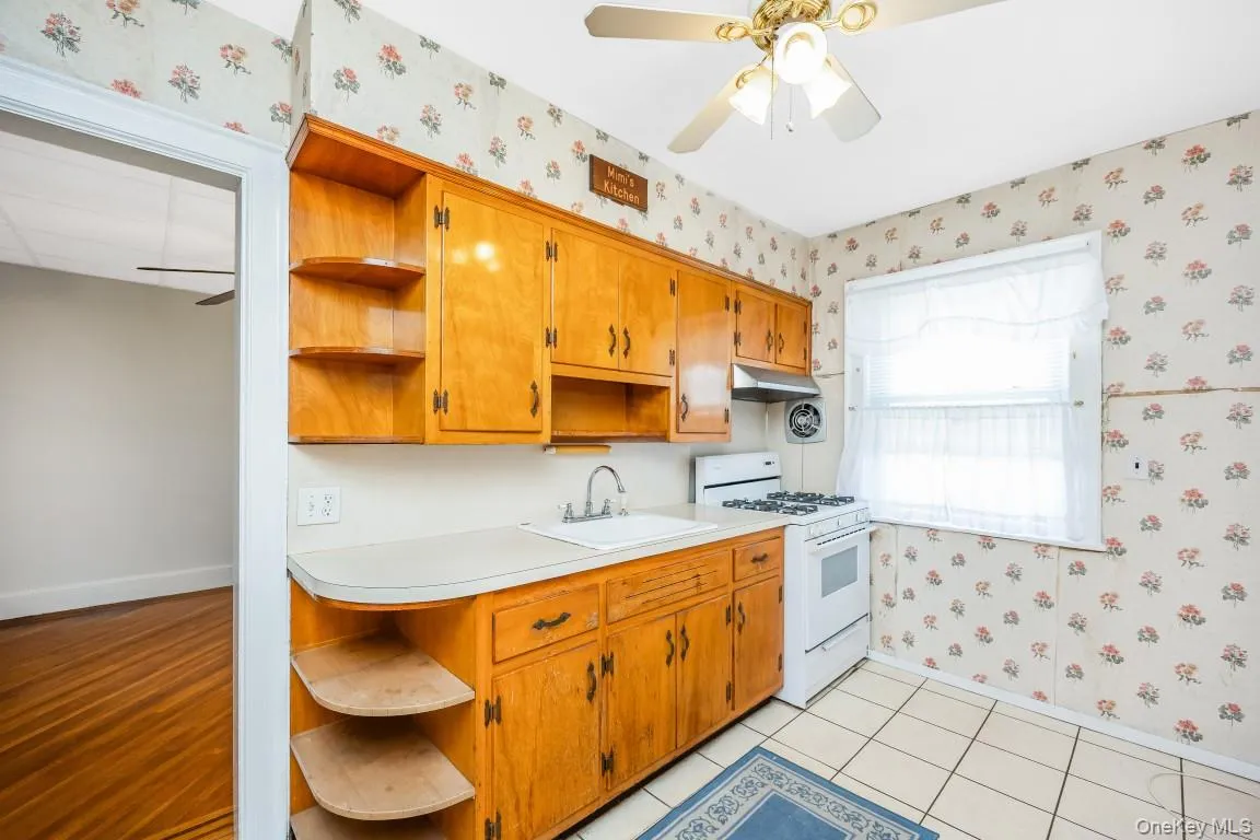64-45 79th Street, New York, NY, 3 Bedrooms Bedrooms, 8 Rooms Rooms,1 BathroomBathrooms,Residential,For Rent,79th,0,1059849 64-45 79th Street, New York, NY, 3 Bedrooms Bedrooms, 8 Rooms Rooms,1 BathroomBathrooms,Residential,For Rent,79th,0,1059849