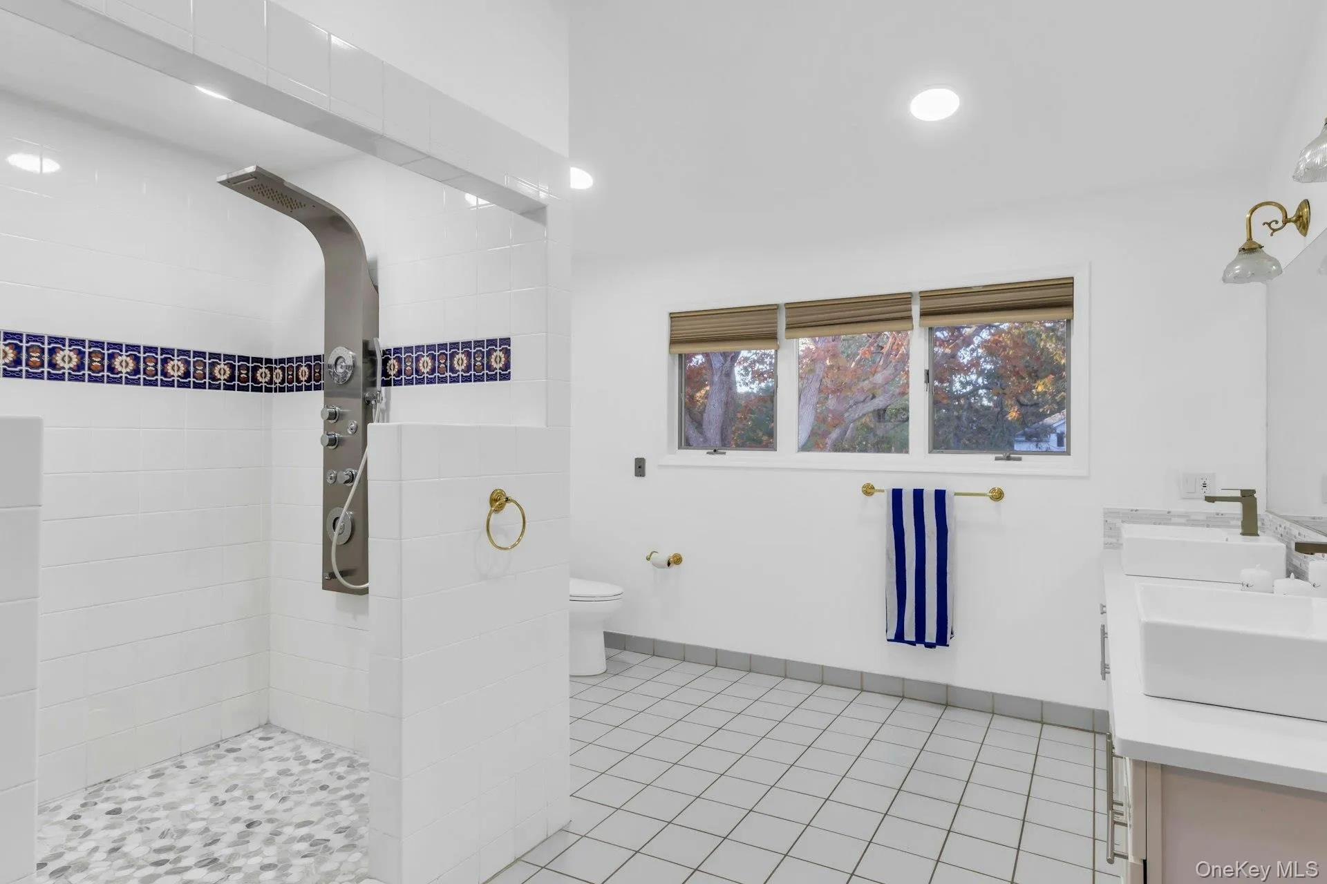 19 Bay Woods Drive, Southampton, NY, 4 Bedrooms Bedrooms, 9 Rooms Rooms,4 BathroomsBathrooms,Residential,For Rent,Bay Woods,0,1059857 19 Bay Woods Drive, Southampton, NY, 4 Bedrooms Bedrooms, 9 Rooms Rooms,4 BathroomsBathrooms,Residential,For Rent,Bay Woods,0,1059857