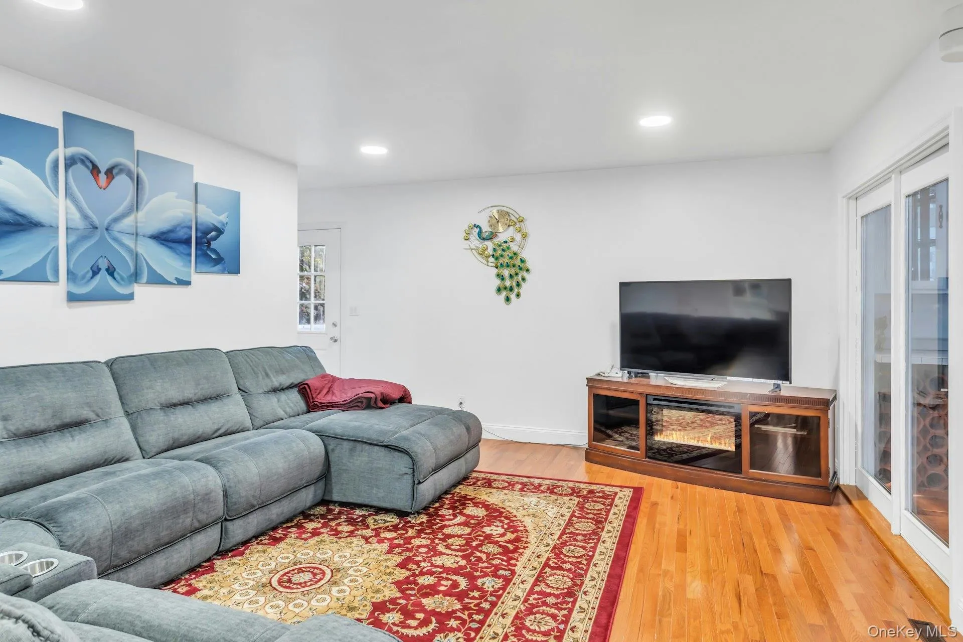 19 Bay Woods Drive, Southampton, NY, 4 Bedrooms Bedrooms, 9 Rooms Rooms,4 BathroomsBathrooms,Residential,For Rent,Bay Woods,0,1059857 19 Bay Woods Drive, Southampton, NY, 4 Bedrooms Bedrooms, 9 Rooms Rooms,4 BathroomsBathrooms,Residential,For Rent,Bay Woods,0,1059857