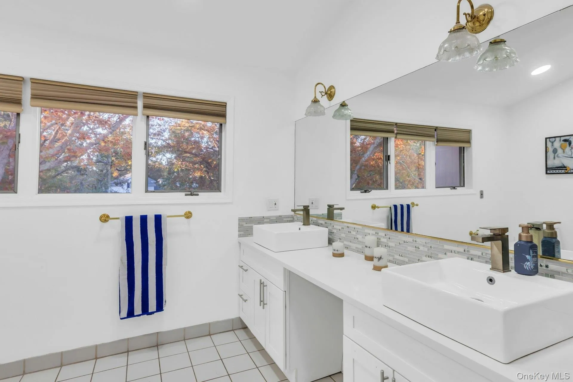 19 Bay Woods Drive, Southampton, NY, 4 Bedrooms Bedrooms, 9 Rooms Rooms,4 BathroomsBathrooms,Residential,For Rent,Bay Woods,0,1059857 19 Bay Woods Drive, Southampton, NY, 4 Bedrooms Bedrooms, 9 Rooms Rooms,4 BathroomsBathrooms,Residential,For Rent,Bay Woods,0,1059857