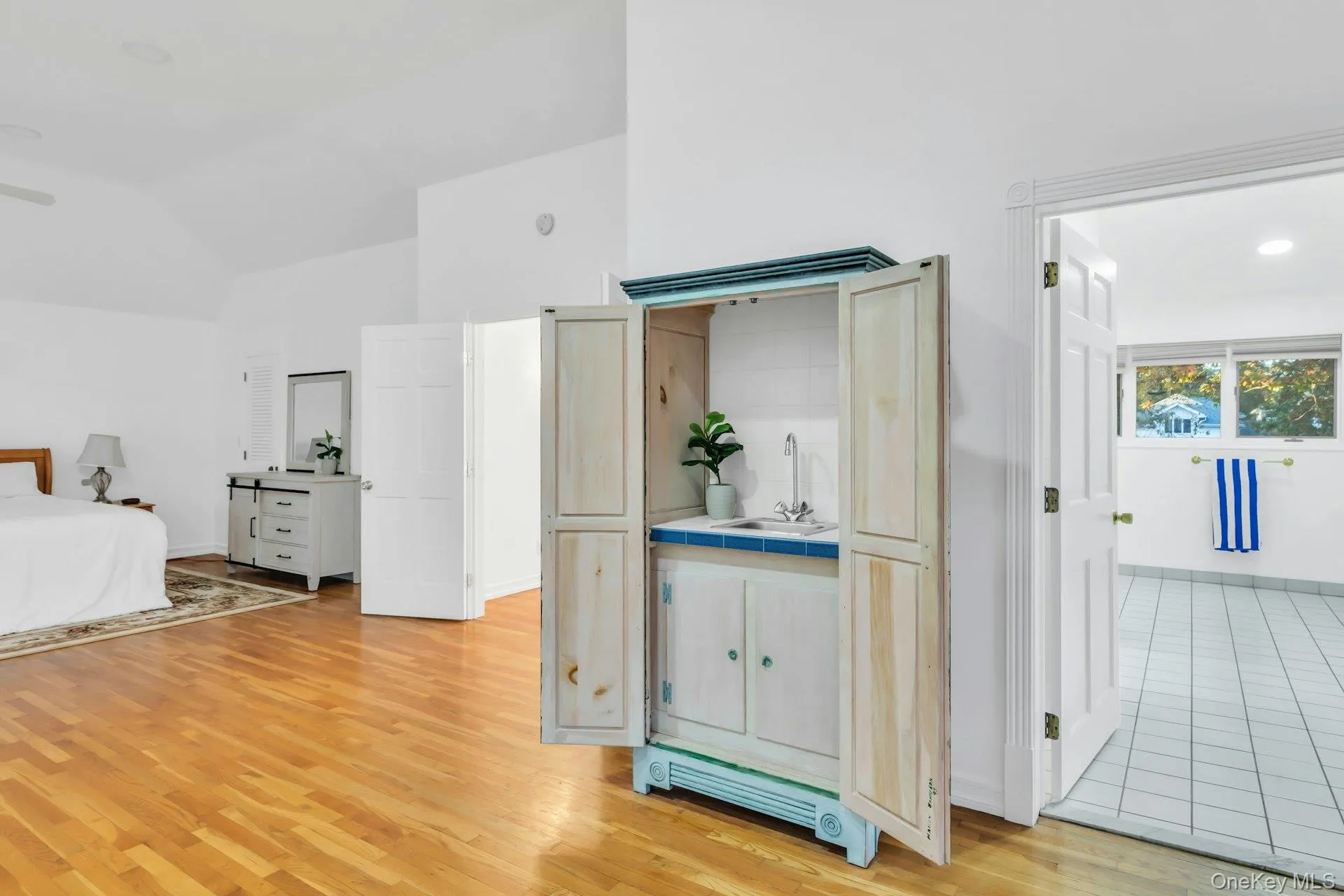 19 Bay Woods Drive, Southampton, NY, 4 Bedrooms Bedrooms, 9 Rooms Rooms,4 BathroomsBathrooms,Residential,For Rent,Bay Woods,0,1059857 19 Bay Woods Drive, Southampton, NY, 4 Bedrooms Bedrooms, 9 Rooms Rooms,4 BathroomsBathrooms,Residential,For Rent,Bay Woods,0,1059857