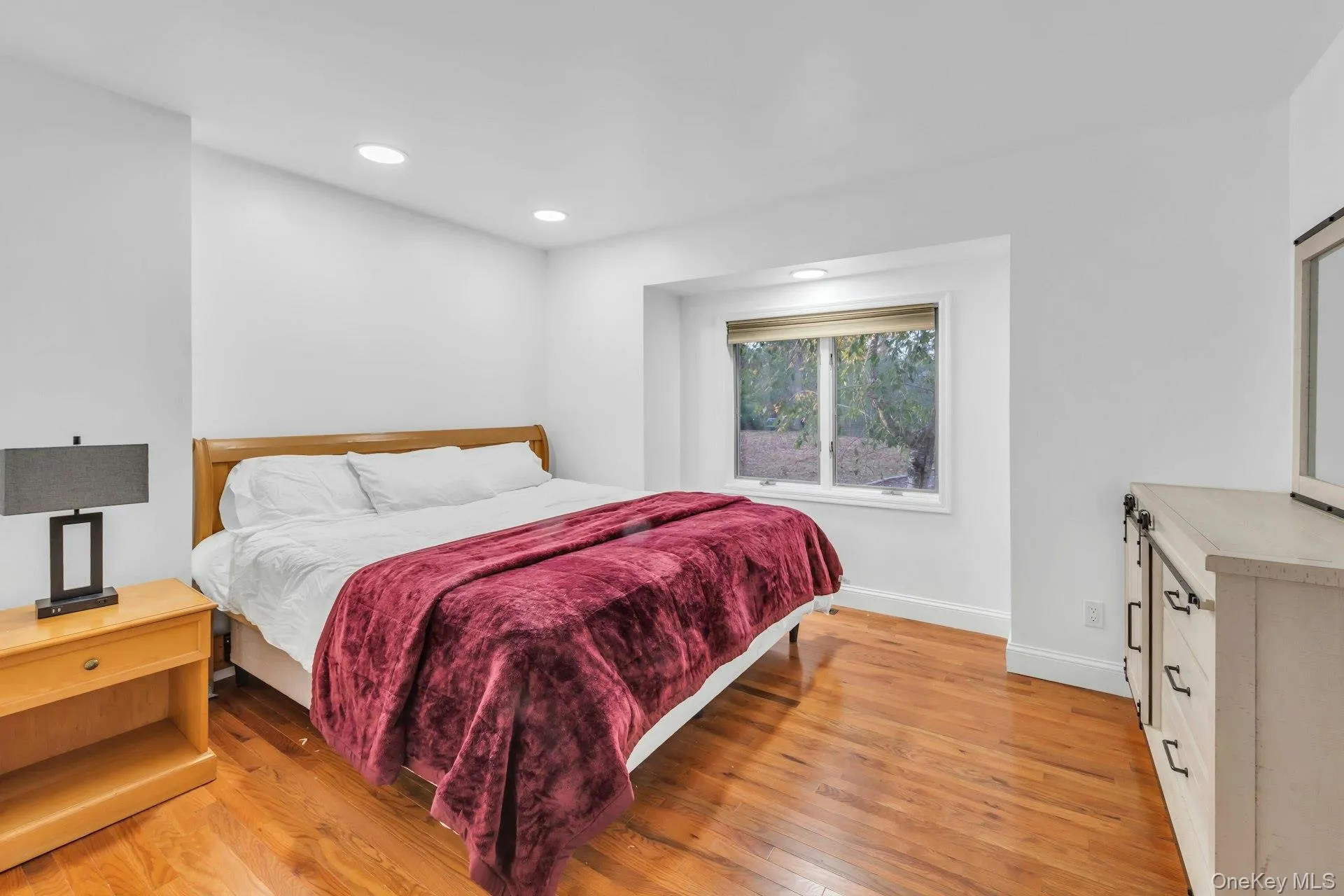 19 Bay Woods Drive, Southampton, NY, 4 Bedrooms Bedrooms, 9 Rooms Rooms,4 BathroomsBathrooms,Residential,For Rent,Bay Woods,0,1059857 19 Bay Woods Drive, Southampton, NY, 4 Bedrooms Bedrooms, 9 Rooms Rooms,4 BathroomsBathrooms,Residential,For Rent,Bay Woods,0,1059857