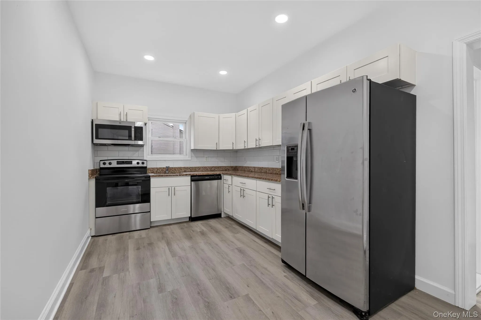 75 Apricot Street, Islip, NY, 4 Bedrooms Bedrooms, 5 Rooms Rooms,2 BathroomsBathrooms,Residential,For Rent,Apricot,0,1059865 75 Apricot Street, Islip, NY, 4 Bedrooms Bedrooms, 5 Rooms Rooms,2 BathroomsBathrooms,Residential,For Rent,Apricot,0,1059865