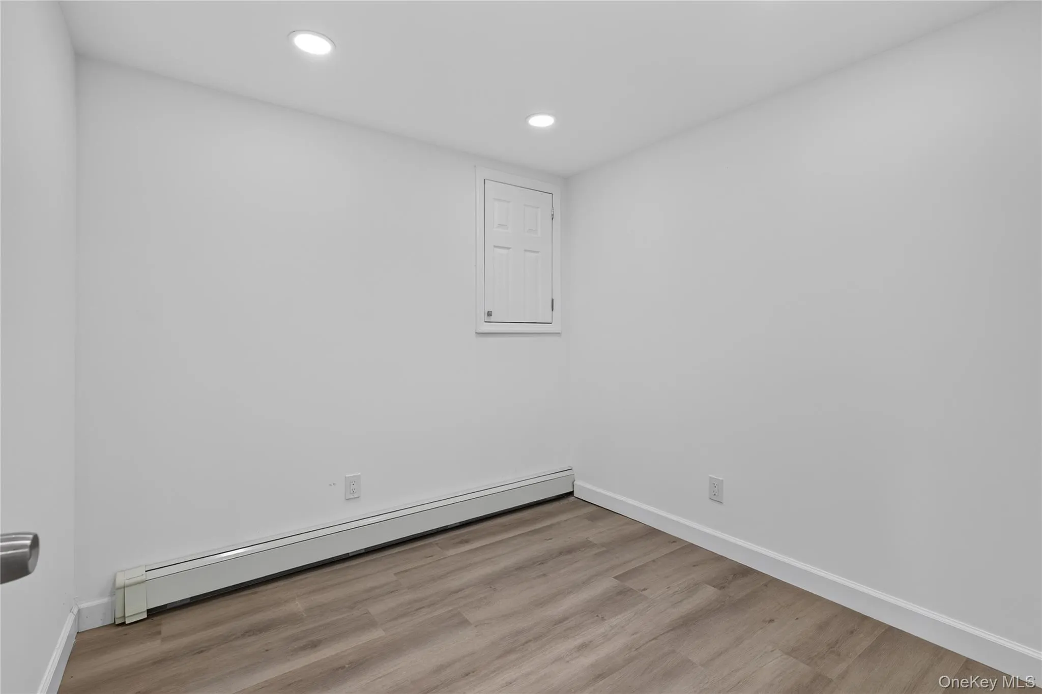 75 Apricot Street, Islip, NY, 4 Bedrooms Bedrooms, 5 Rooms Rooms,2 BathroomsBathrooms,Residential,For Rent,Apricot,0,1059865 75 Apricot Street, Islip, NY, 4 Bedrooms Bedrooms, 5 Rooms Rooms,2 BathroomsBathrooms,Residential,For Rent,Apricot,0,1059865