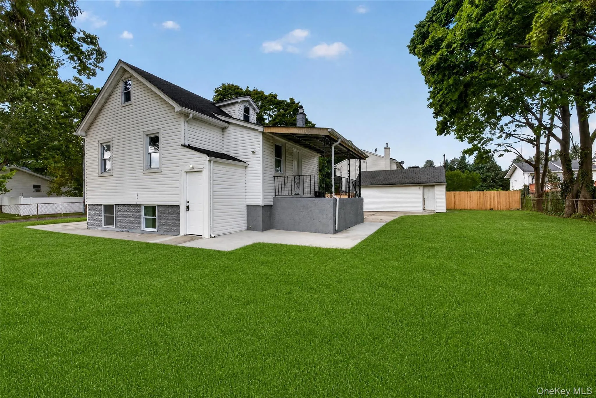 75 Apricot Street, Islip, NY, 4 Bedrooms Bedrooms, 5 Rooms Rooms,2 BathroomsBathrooms,Residential,For Rent,Apricot,0,1059865 75 Apricot Street, Islip, NY, 4 Bedrooms Bedrooms, 5 Rooms Rooms,2 BathroomsBathrooms,Residential,For Rent,Apricot,0,1059865