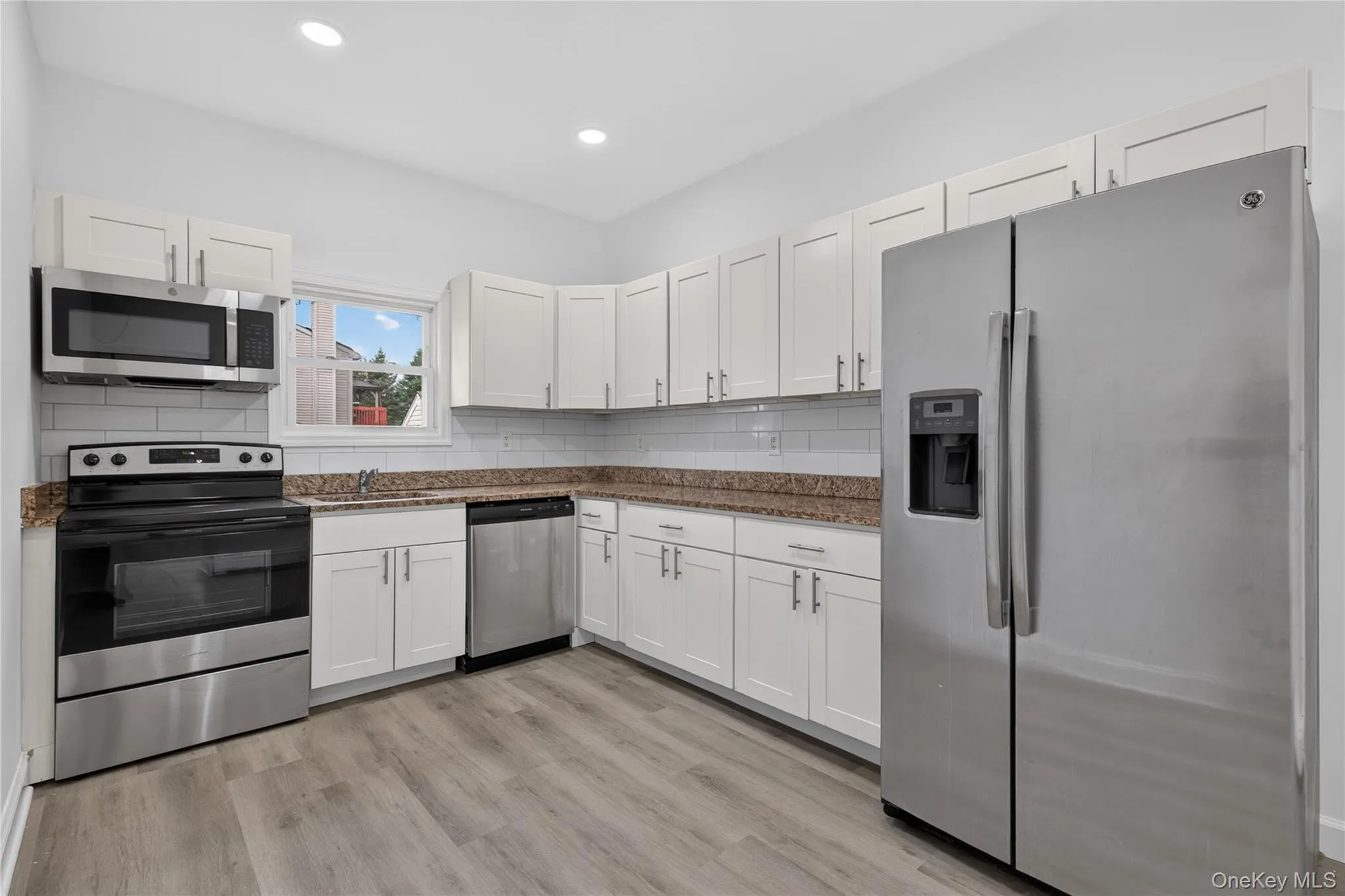 75 Apricot Street, Islip, NY, 4 Bedrooms Bedrooms, 5 Rooms Rooms,2 BathroomsBathrooms,Residential,For Rent,Apricot,0,1059865 75 Apricot Street, Islip, NY, 4 Bedrooms Bedrooms, 5 Rooms Rooms,2 BathroomsBathrooms,Residential,For Rent,Apricot,0,1059865
