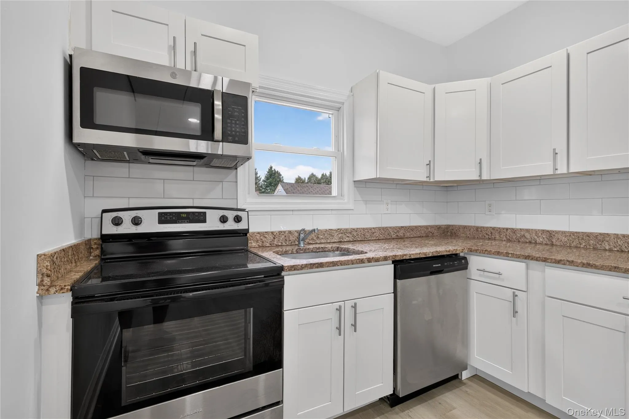 75 Apricot Street, Islip, NY, 4 Bedrooms Bedrooms, 5 Rooms Rooms,2 BathroomsBathrooms,Residential,For Rent,Apricot,0,1059865 75 Apricot Street, Islip, NY, 4 Bedrooms Bedrooms, 5 Rooms Rooms,2 BathroomsBathrooms,Residential,For Rent,Apricot,0,1059865