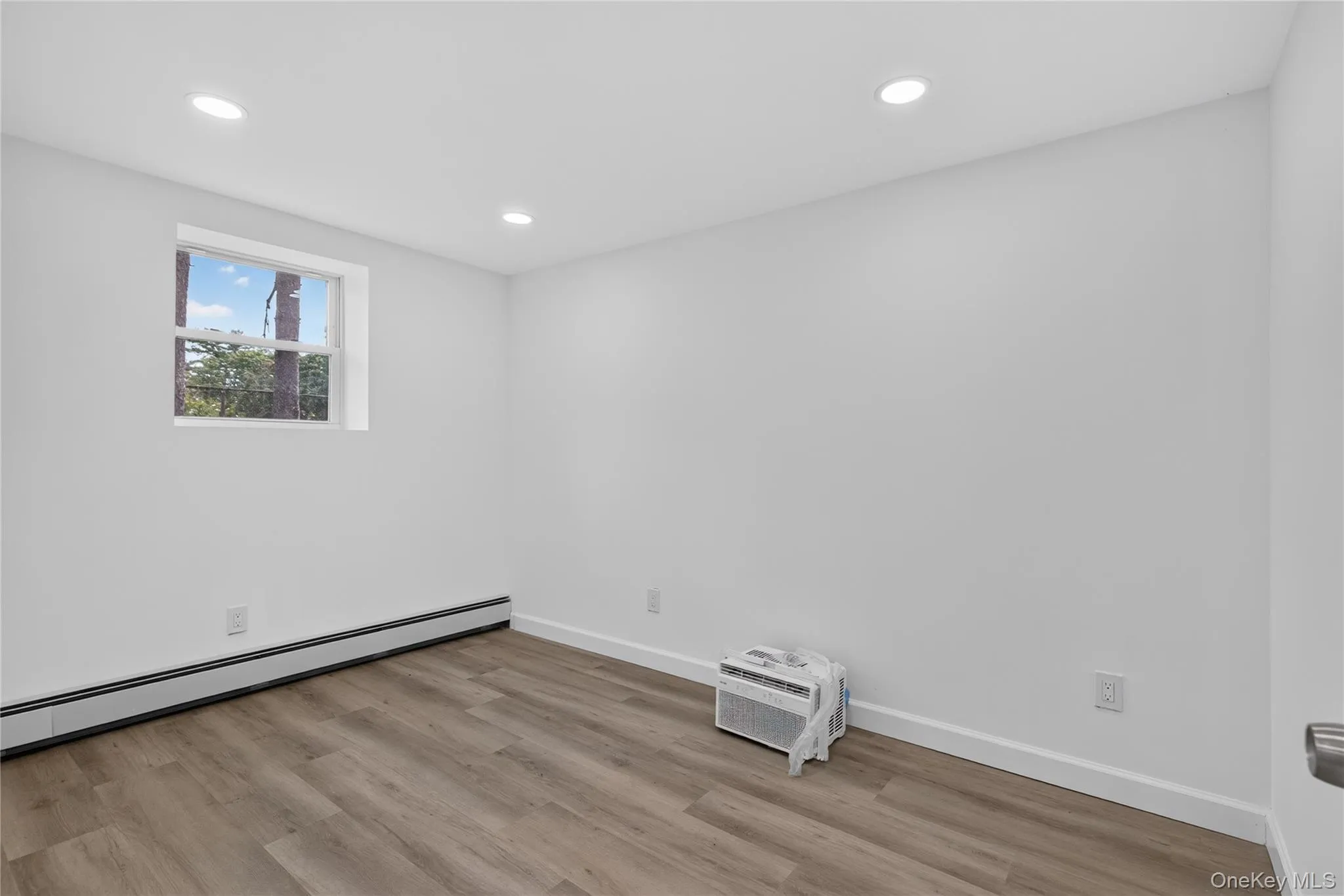75 Apricot Street, Islip, NY, 4 Bedrooms Bedrooms, 5 Rooms Rooms,2 BathroomsBathrooms,Residential,For Rent,Apricot,0,1059865 75 Apricot Street, Islip, NY, 4 Bedrooms Bedrooms, 5 Rooms Rooms,2 BathroomsBathrooms,Residential,For Rent,Apricot,0,1059865