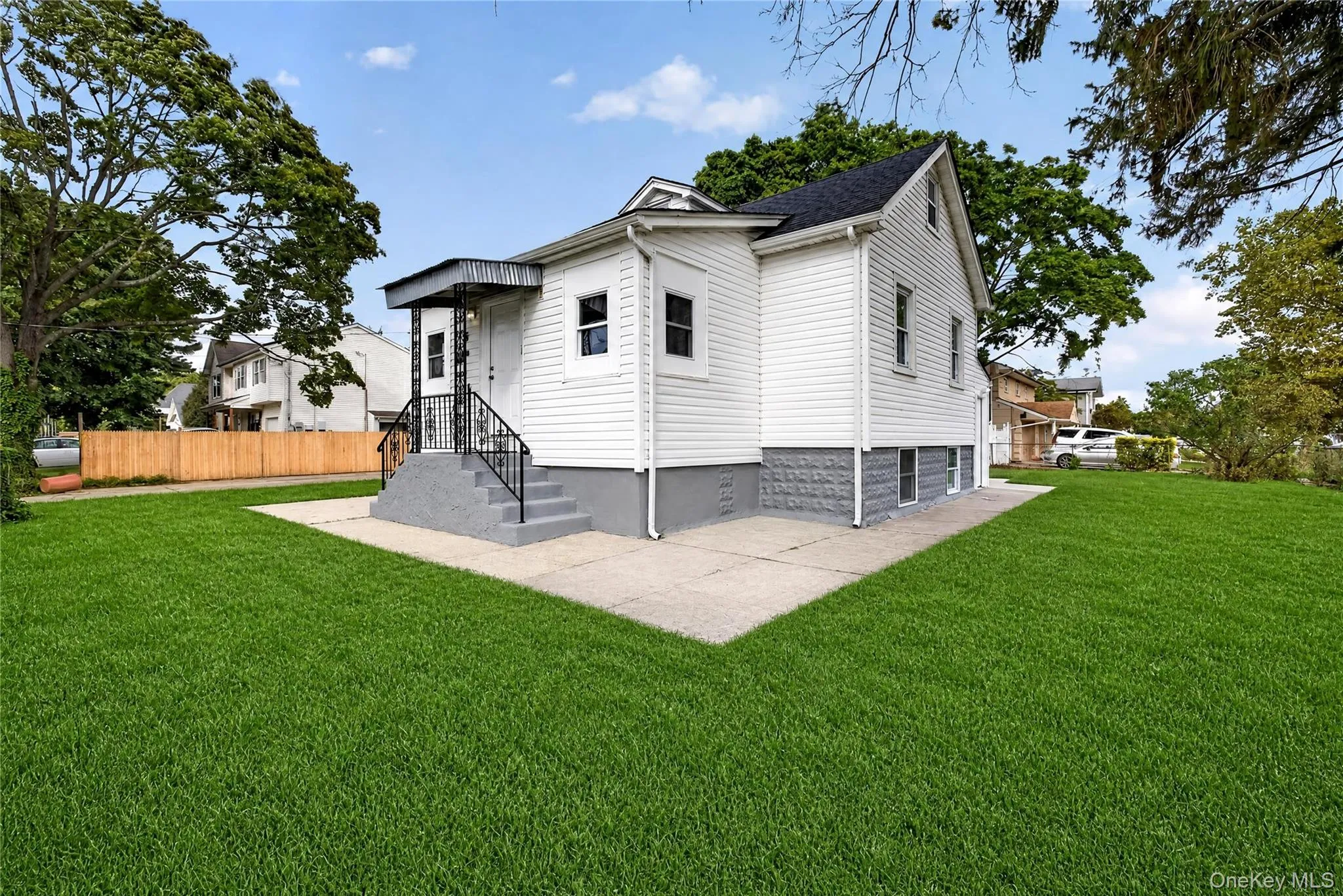 75 Apricot Street, Islip, NY, 4 Bedrooms Bedrooms, 5 Rooms Rooms,2 BathroomsBathrooms,Residential,For Rent,Apricot,0,1059865 75 Apricot Street, Islip, NY, 4 Bedrooms Bedrooms, 5 Rooms Rooms,2 BathroomsBathrooms,Residential,For Rent,Apricot,0,1059865