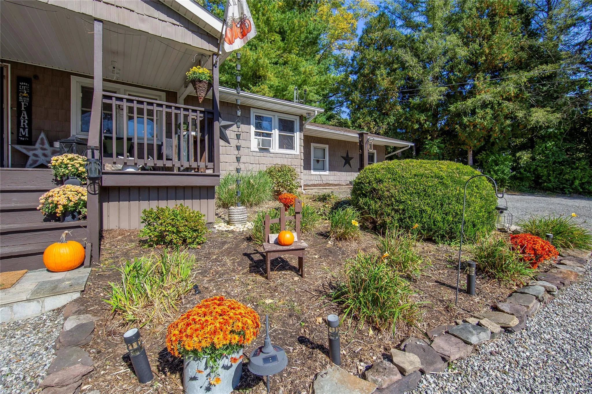 Front garden area. Front garden area.