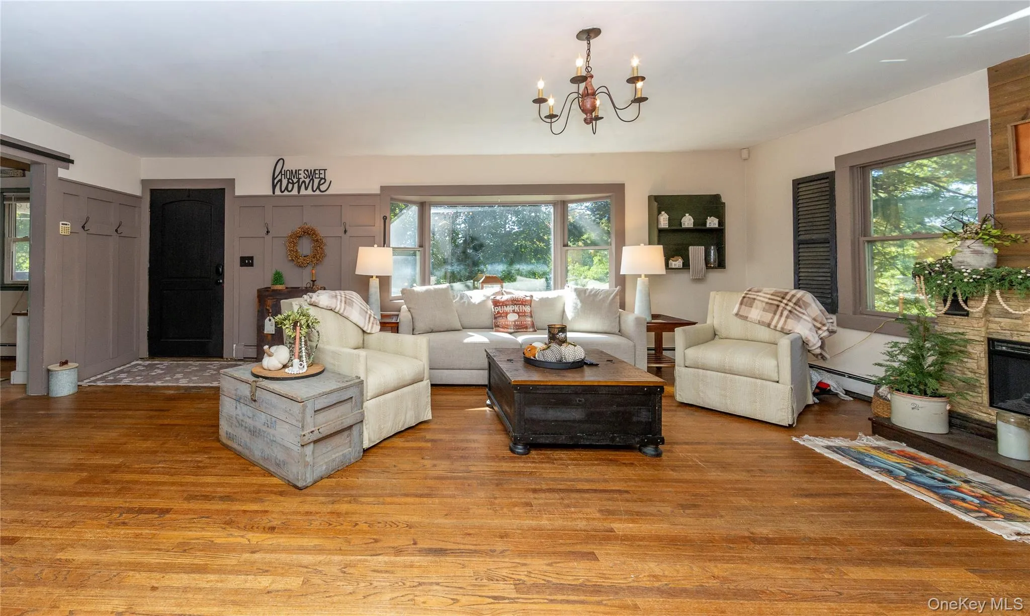 The living room is approximately 24 x 17. The living room is approximately 24 x 17.