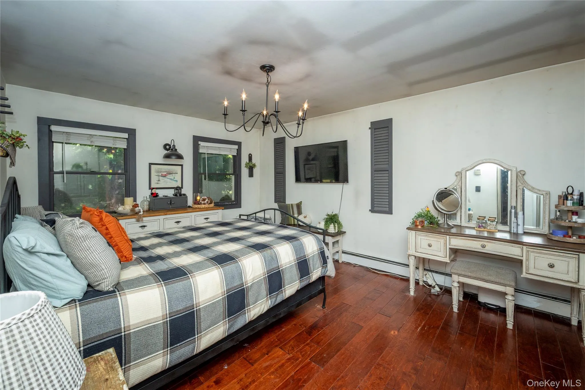 A quiet retreat from the other bedrooms. A quiet retreat from the other bedrooms.