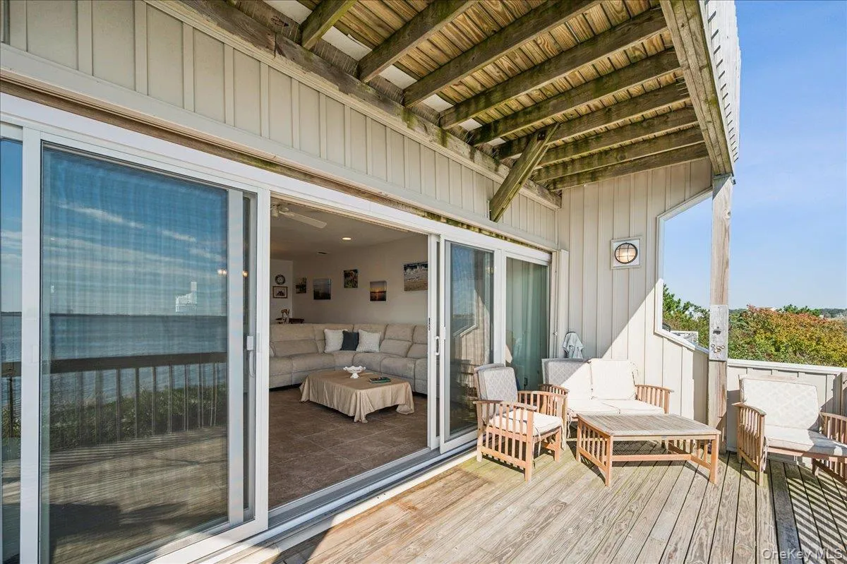 Nothing is more relaxing than enjoying the bay from your private back deck. Nothing is more relaxing than enjoying the bay from your private back deck.